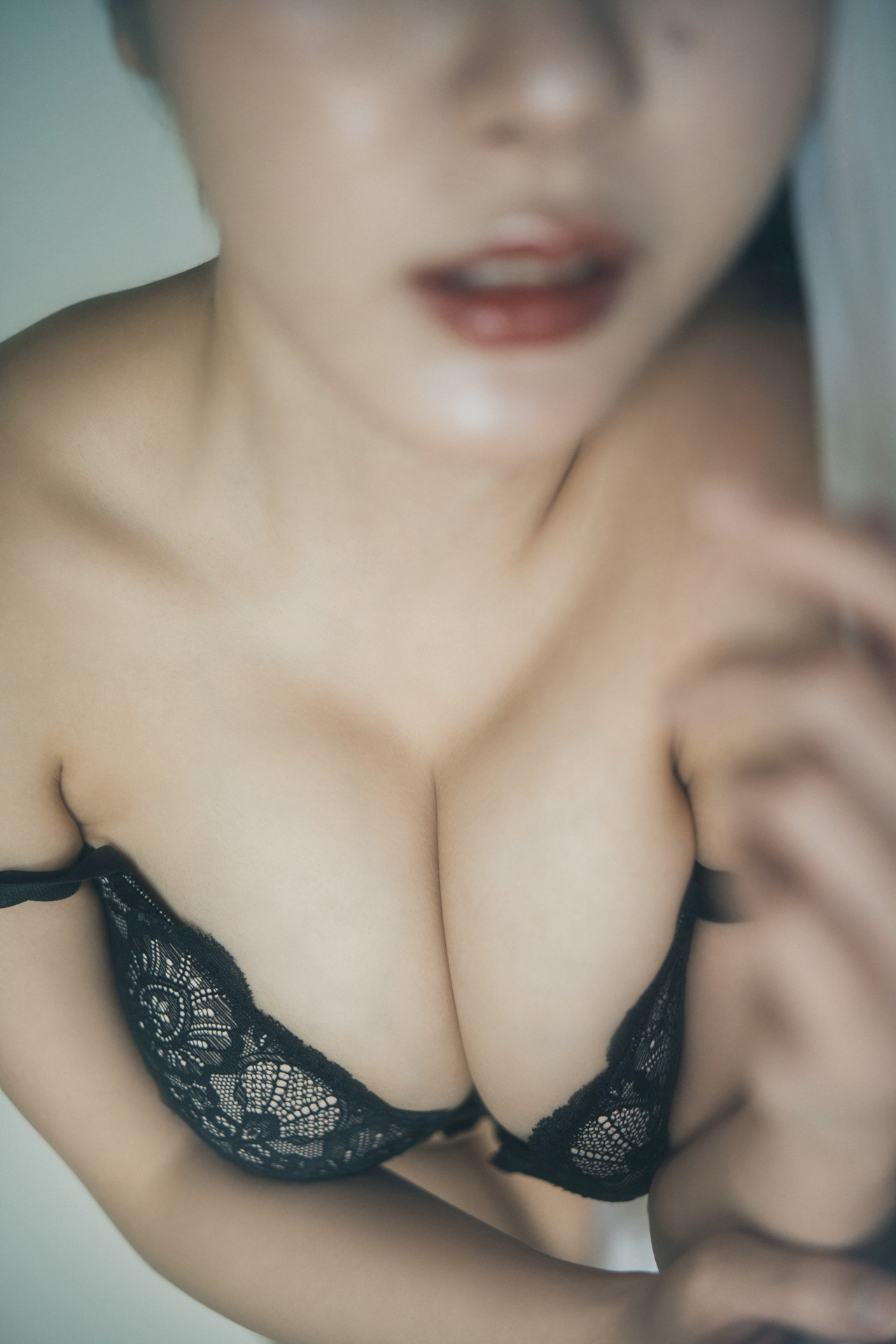 Eimi 에이미, PhotoBook “Black Bra” Set.01の写真 14