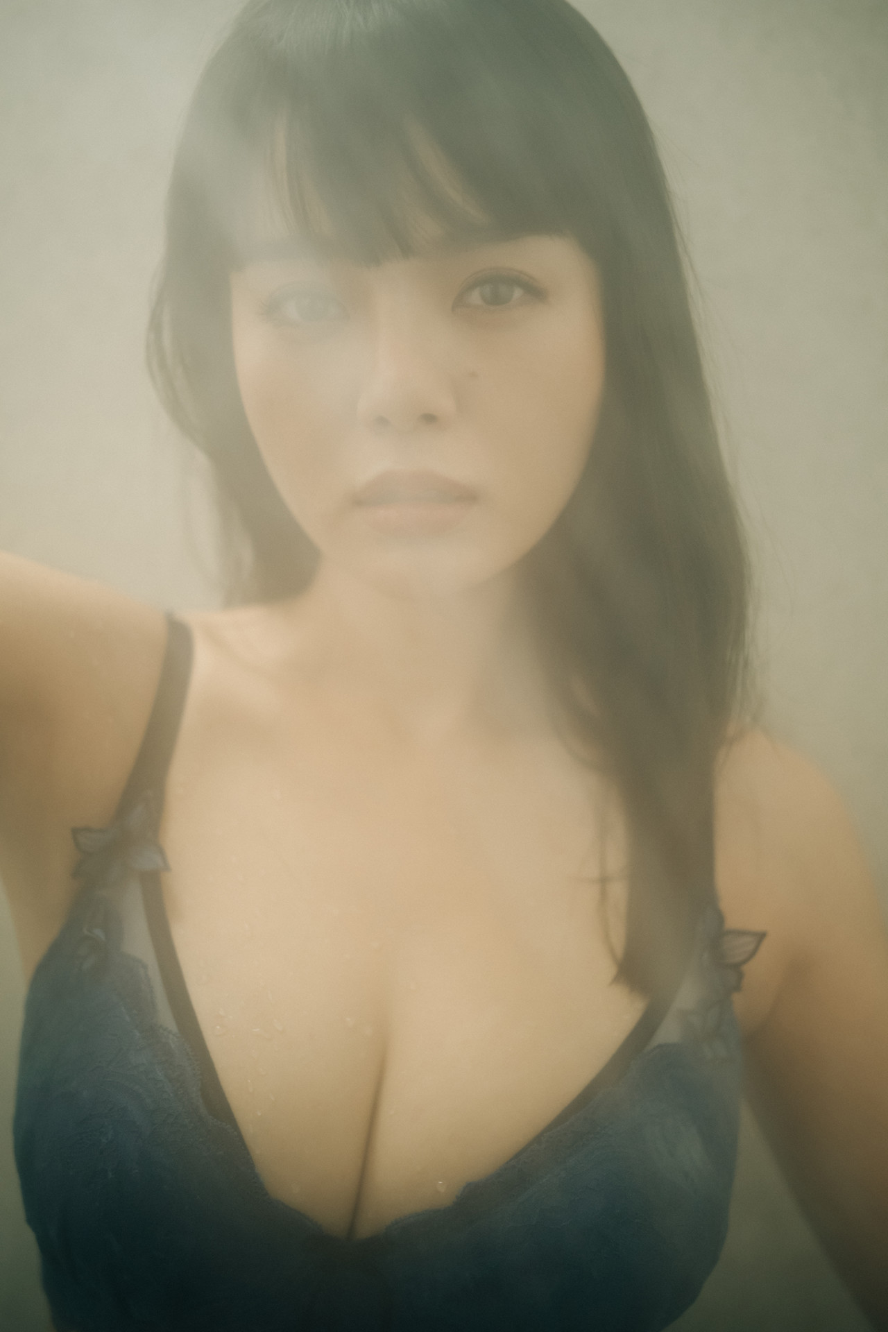 Eimi 에이미, PhotoBook “Black Bra” Set.01の写真 40