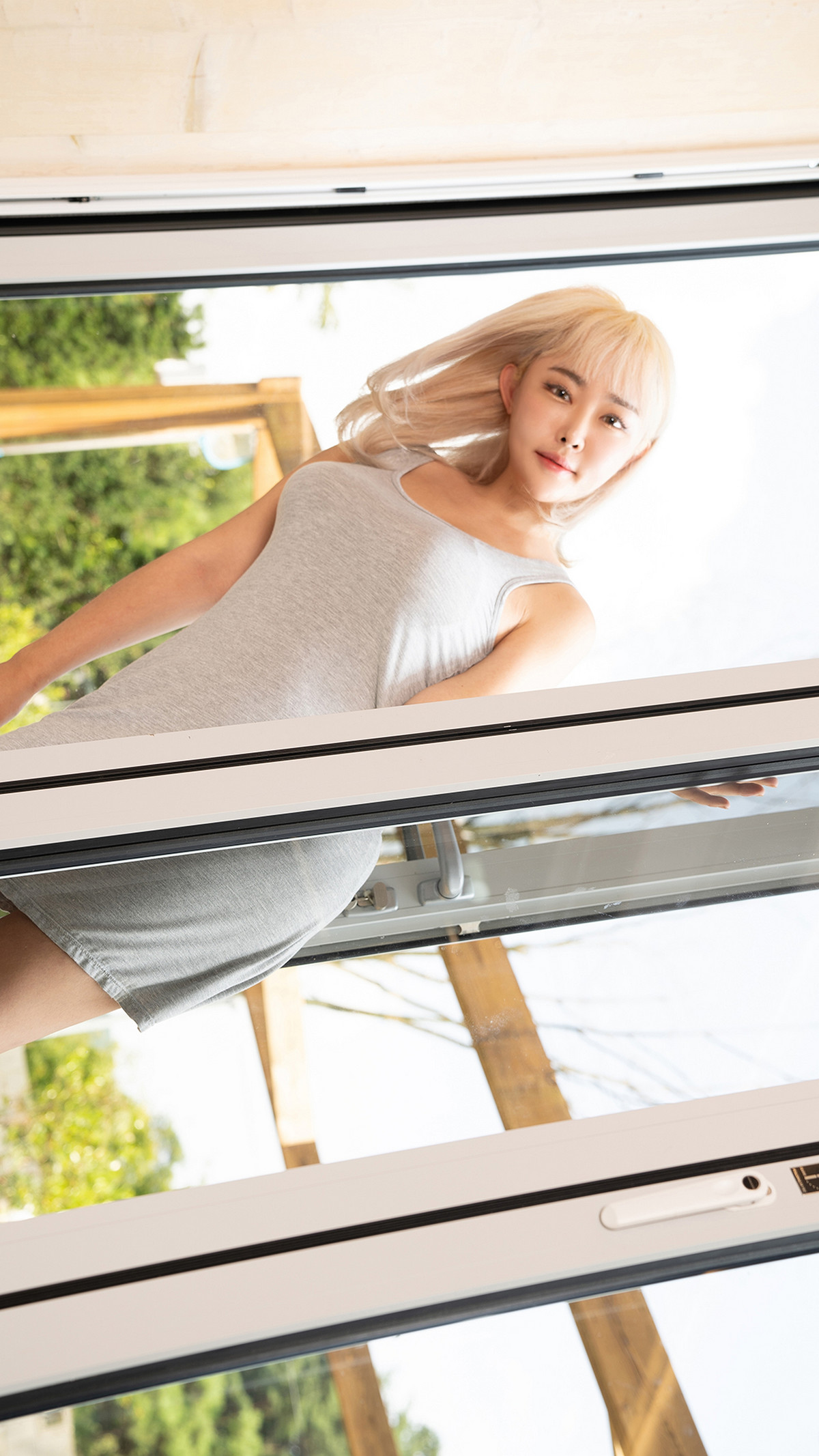 Hanuru 하느르, Crazy Giant ‘Adult Photobook’ Set.02の写真 26