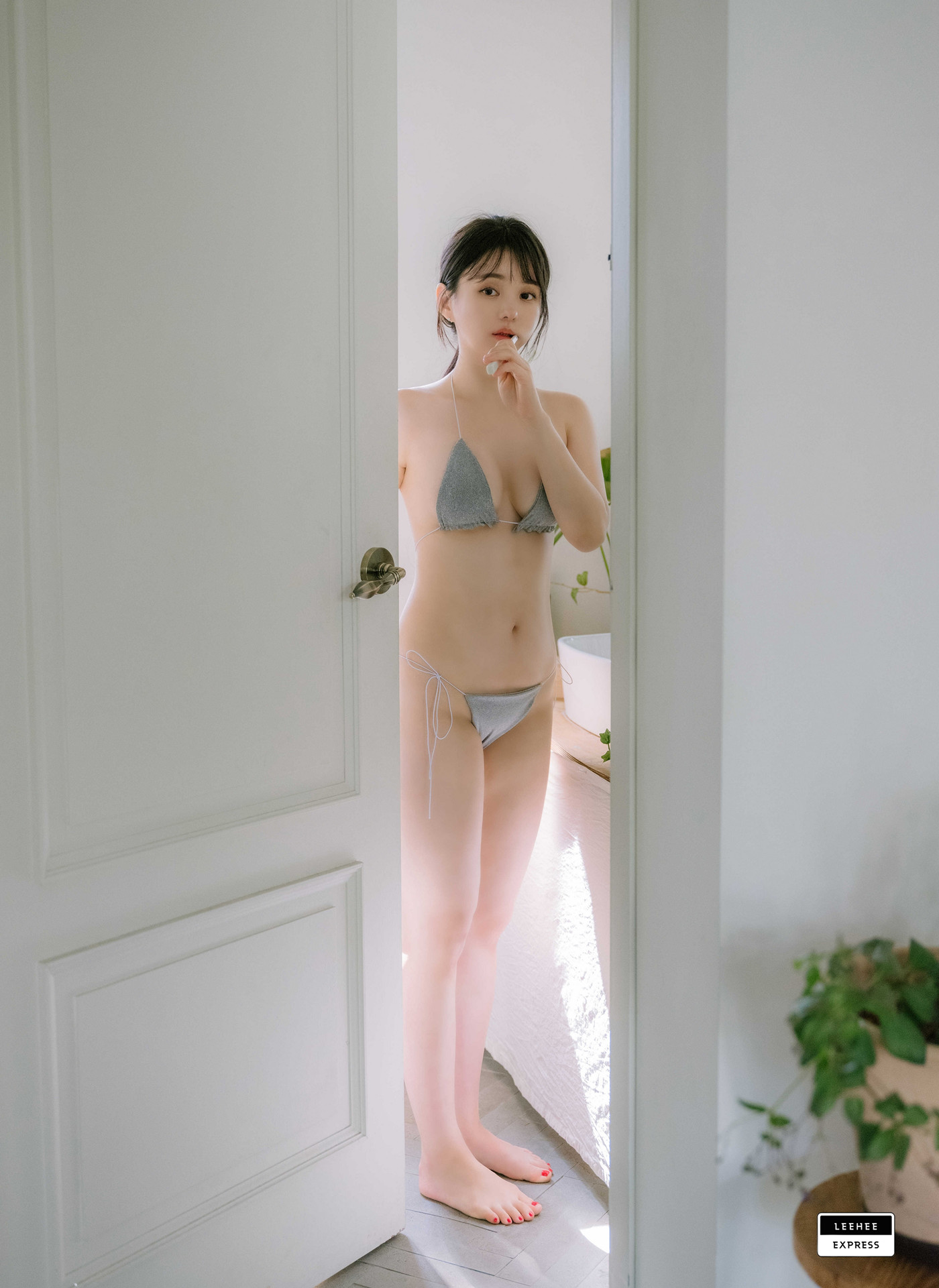 Yuri 유리, LEEHEE EXPRESS LEND-037 Set.02の写真 2