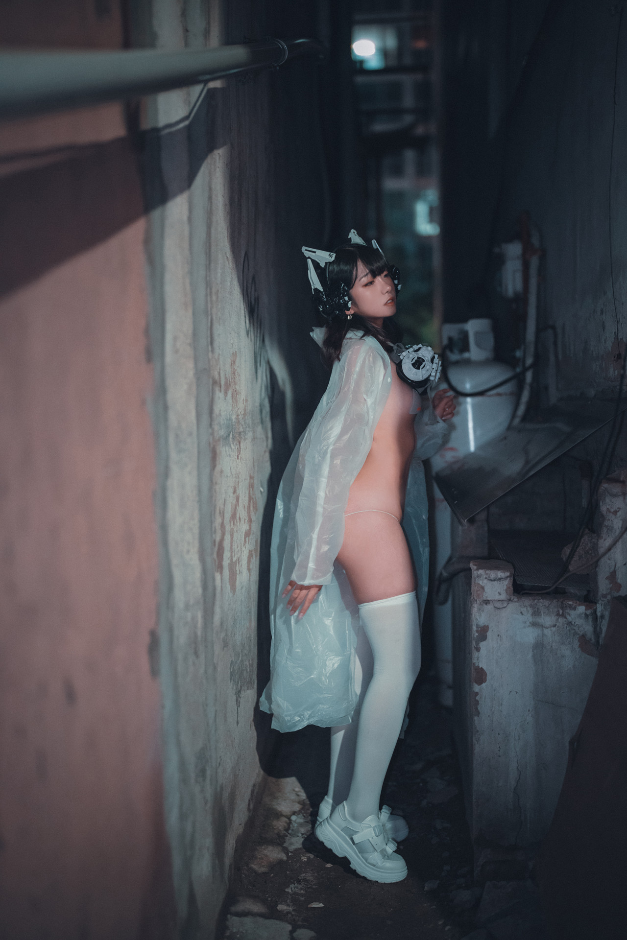 Sonson 손손, DJAWA ‘Masked-girl in raincoat’ Set.02の写真 31