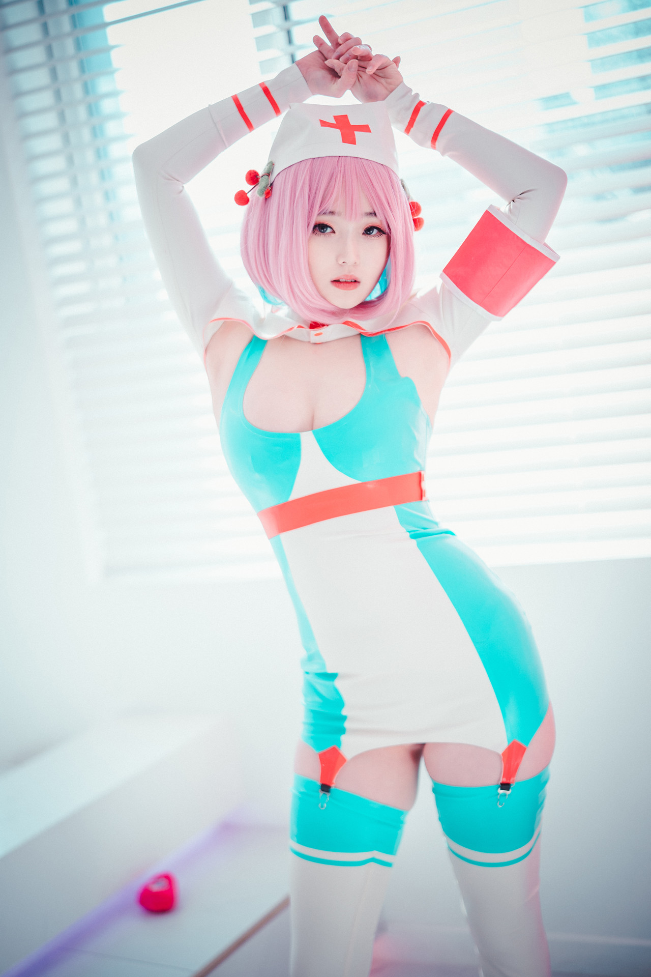 Bambi 밤비, DJAWA ‘Cling To Latex’の写真 8