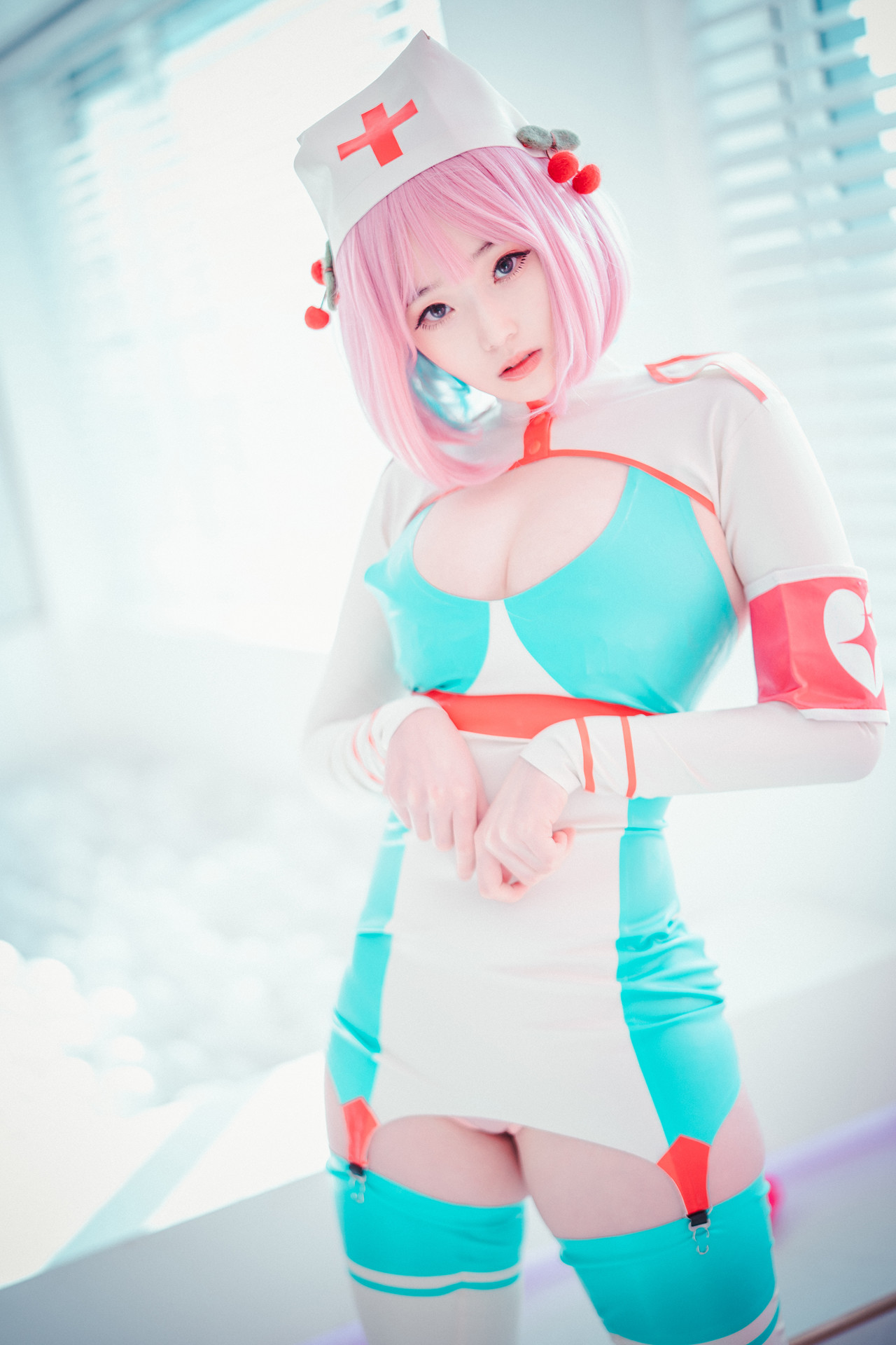 Bambi 밤비, DJAWA ‘Cling To Latex’の写真 14