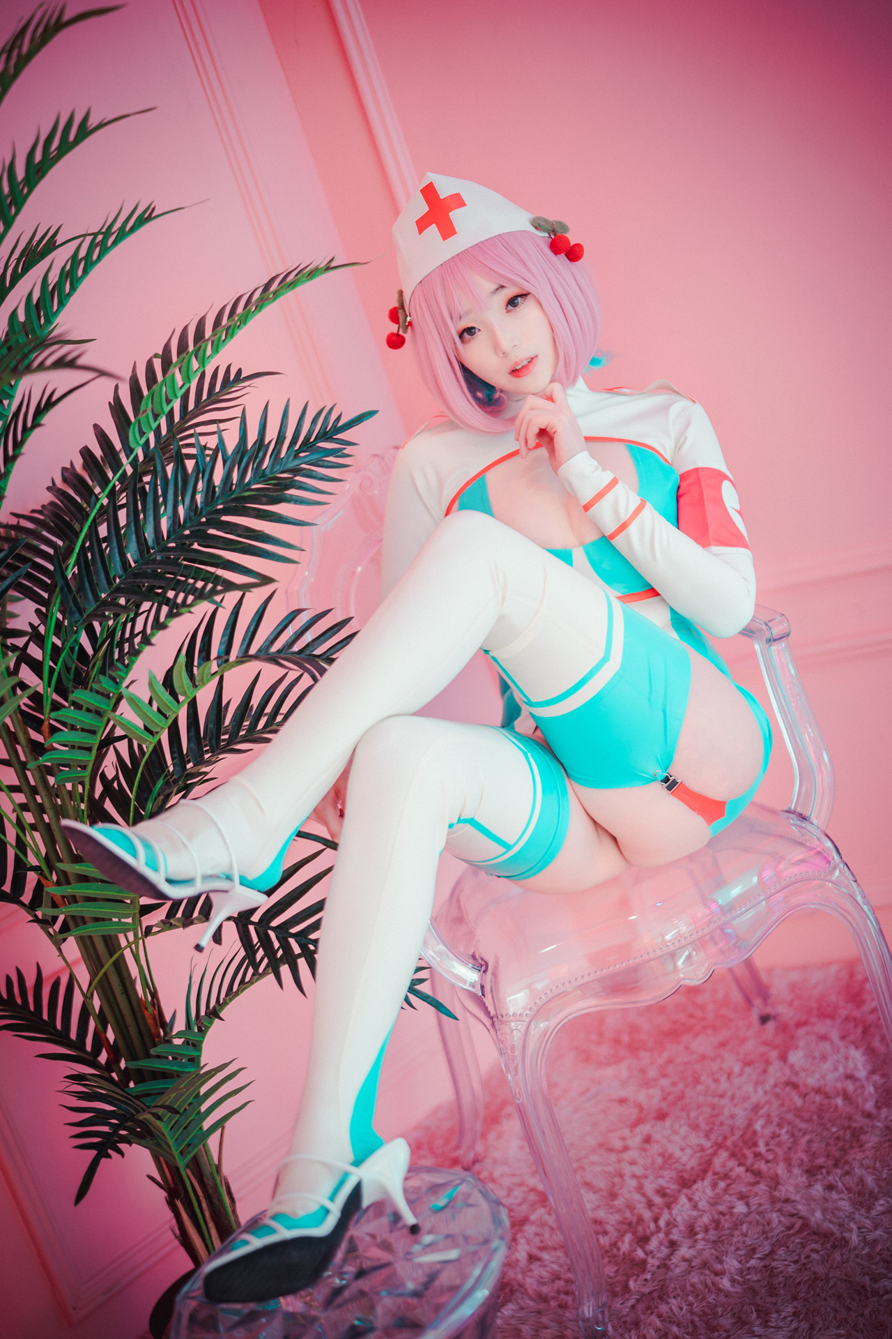 Bambi 밤비, DJAWA ‘Cling To Latex’の写真 33