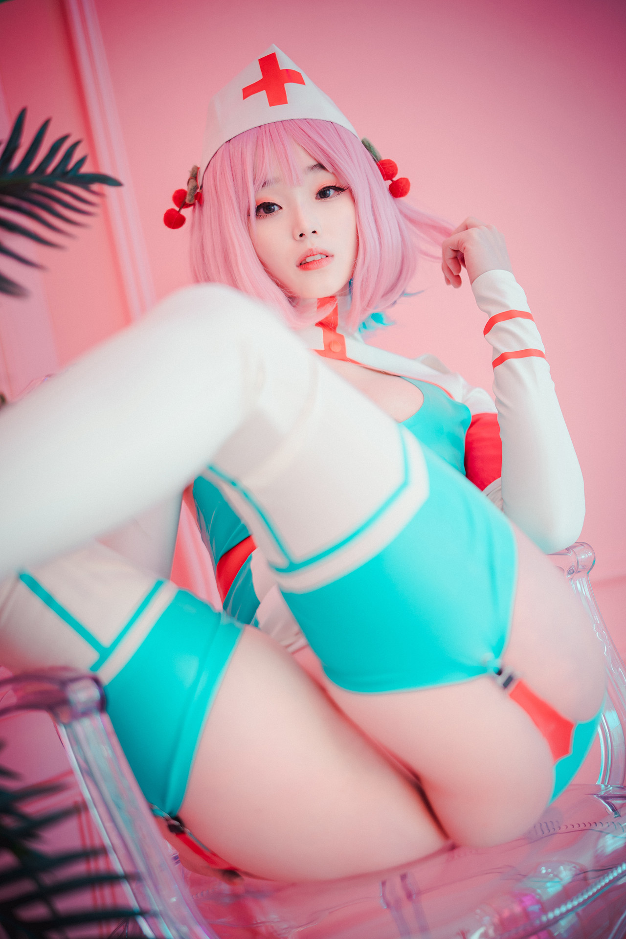 Bambi 밤비, DJAWA ‘Cling To Latex’の写真 34