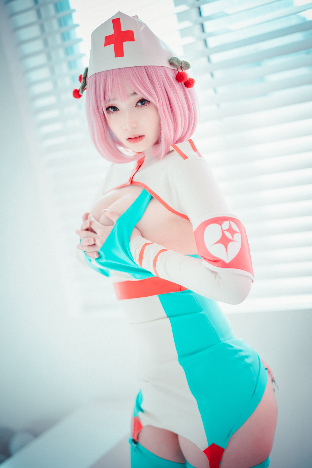 Bambi 밤비, DJAWA ‘Cling To Latex’の写真 36