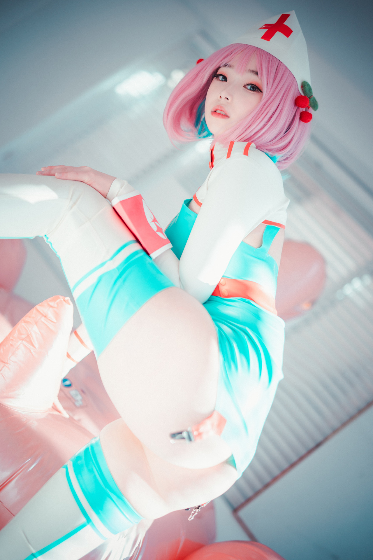 Bambi 밤비, DJAWA ‘Cling To Latex’の写真 39