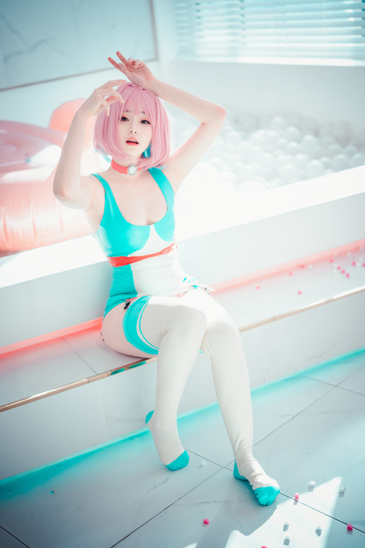 Bambi 밤비, DJAWA ‘Cling To Latex’の写真 40