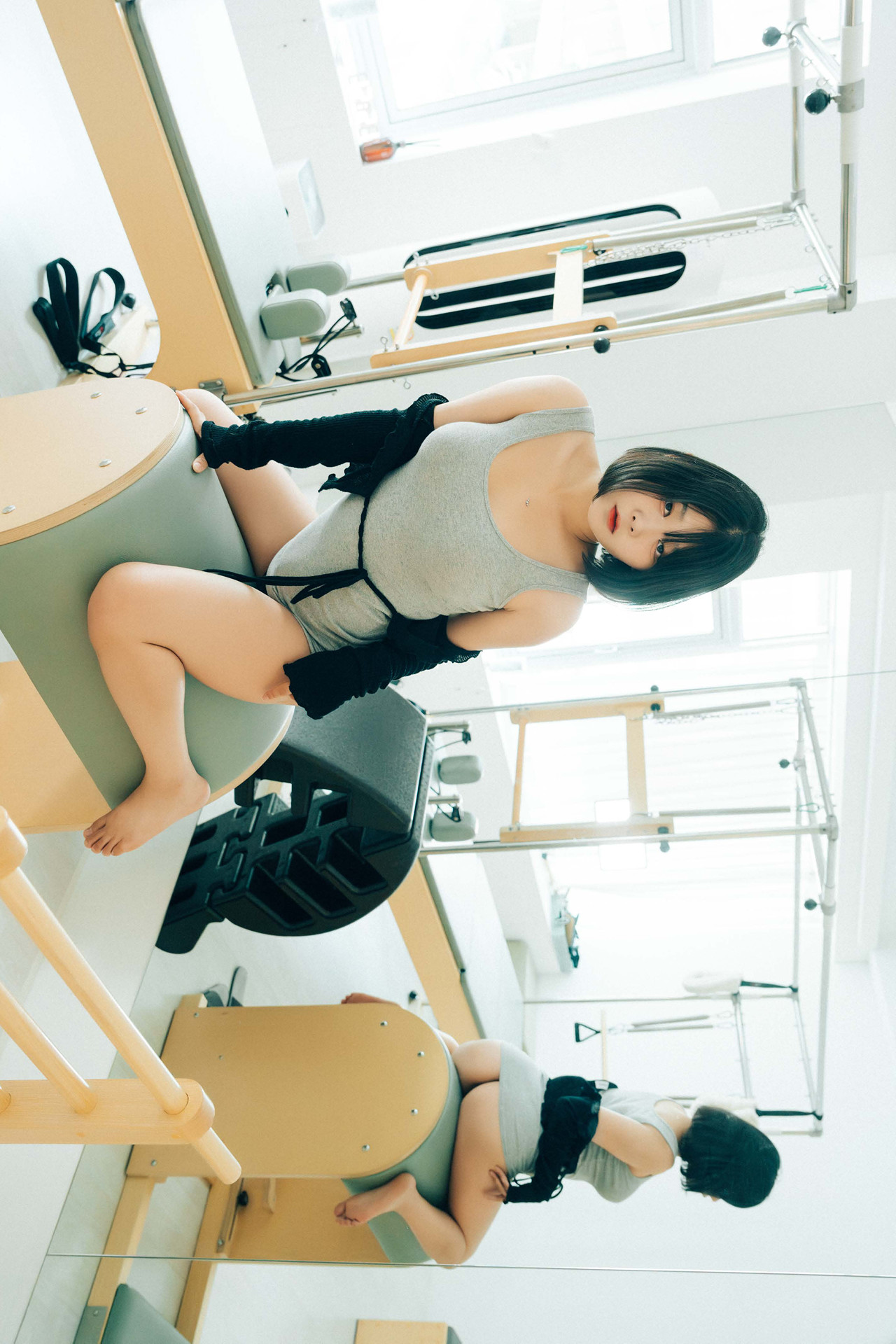 ZIA.Kwon 권지아, Haivia Photobook ‘Oily’ Set.01の写真 2