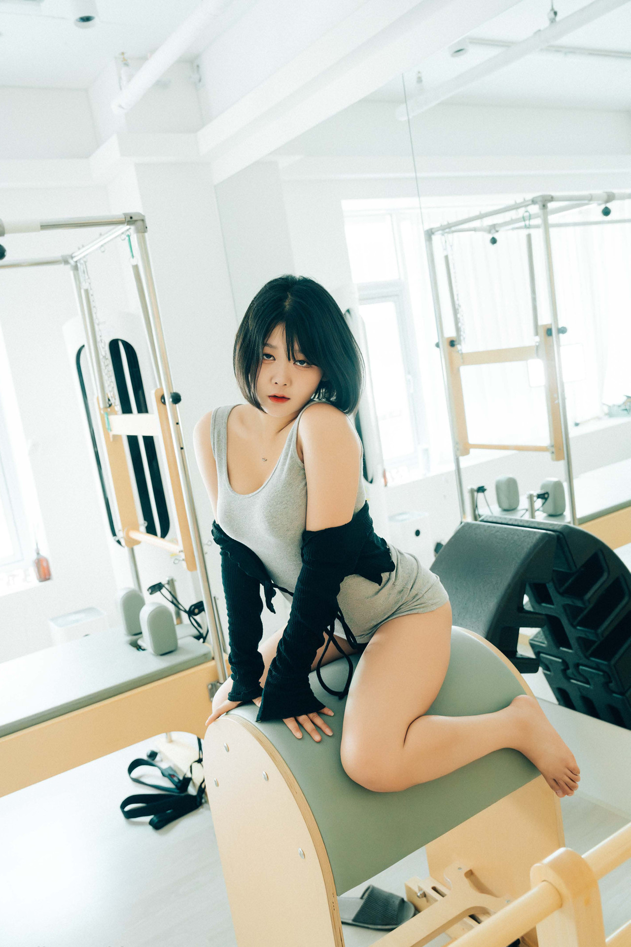 ZIA.Kwon 권지아, Haivia Photobook ‘Oily’ Set.01の写真 3