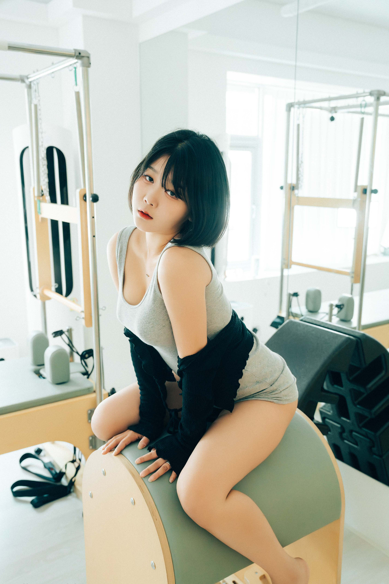 ZIA.Kwon 권지아, Haivia Photobook ‘Oily’ Set.01の写真 6