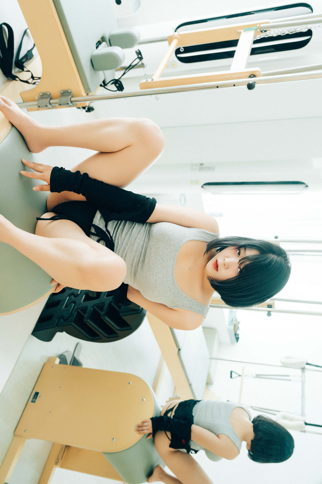 ZIA.Kwon 권지아, Haivia Photobook ‘Oily’ Set.01の写真 8