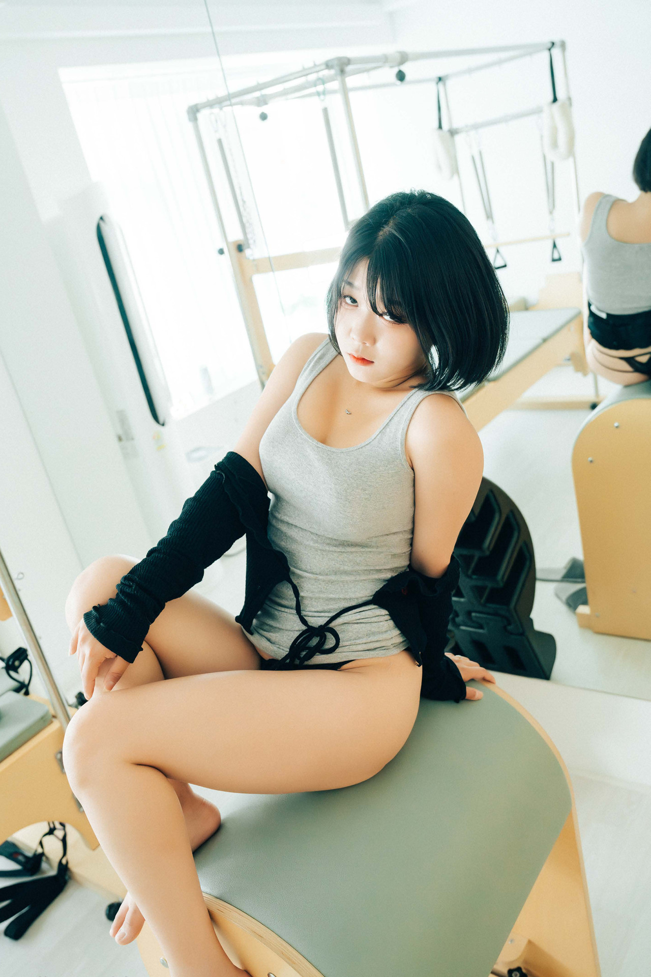 ZIA.Kwon 권지아, Haivia Photobook ‘Oily’ Set.01の写真 10