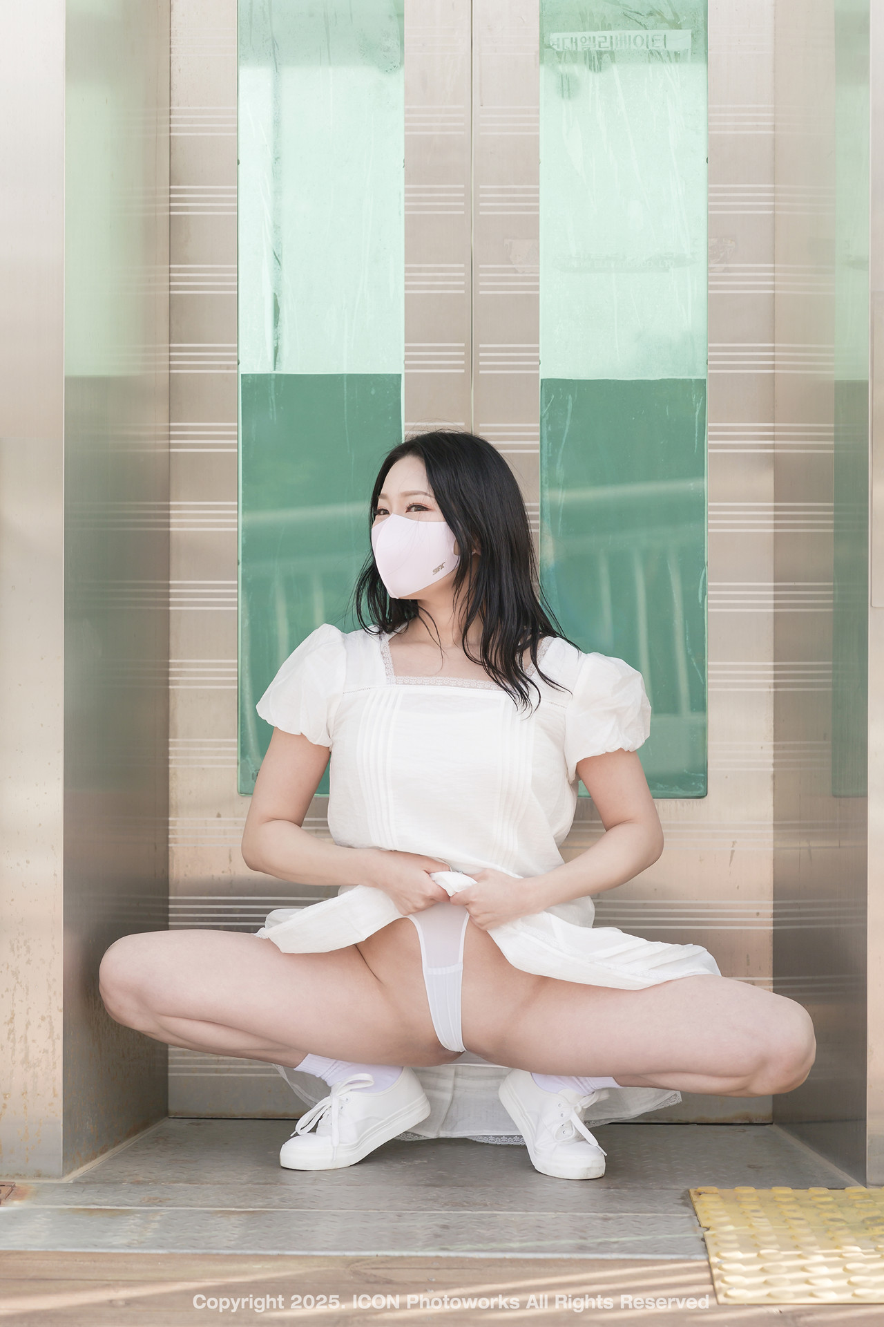CHAEI 채이, ICON Photobook “Exhibitionism and Desire” Set.01の写真 14
