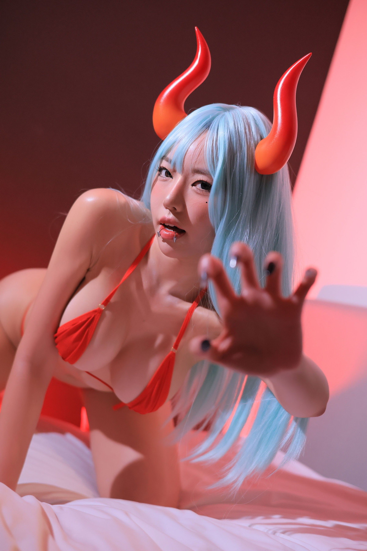 Dongeuran 동그란, PhotoBook 「Red Succubus」 Set.03の写真 25