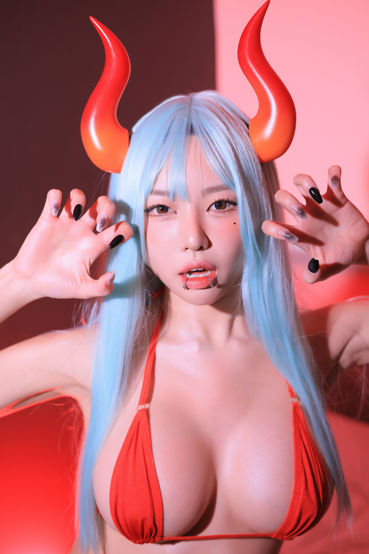 Dongeuran 동그란, PhotoBook 「Red Succubus」 Set.03の写真 34