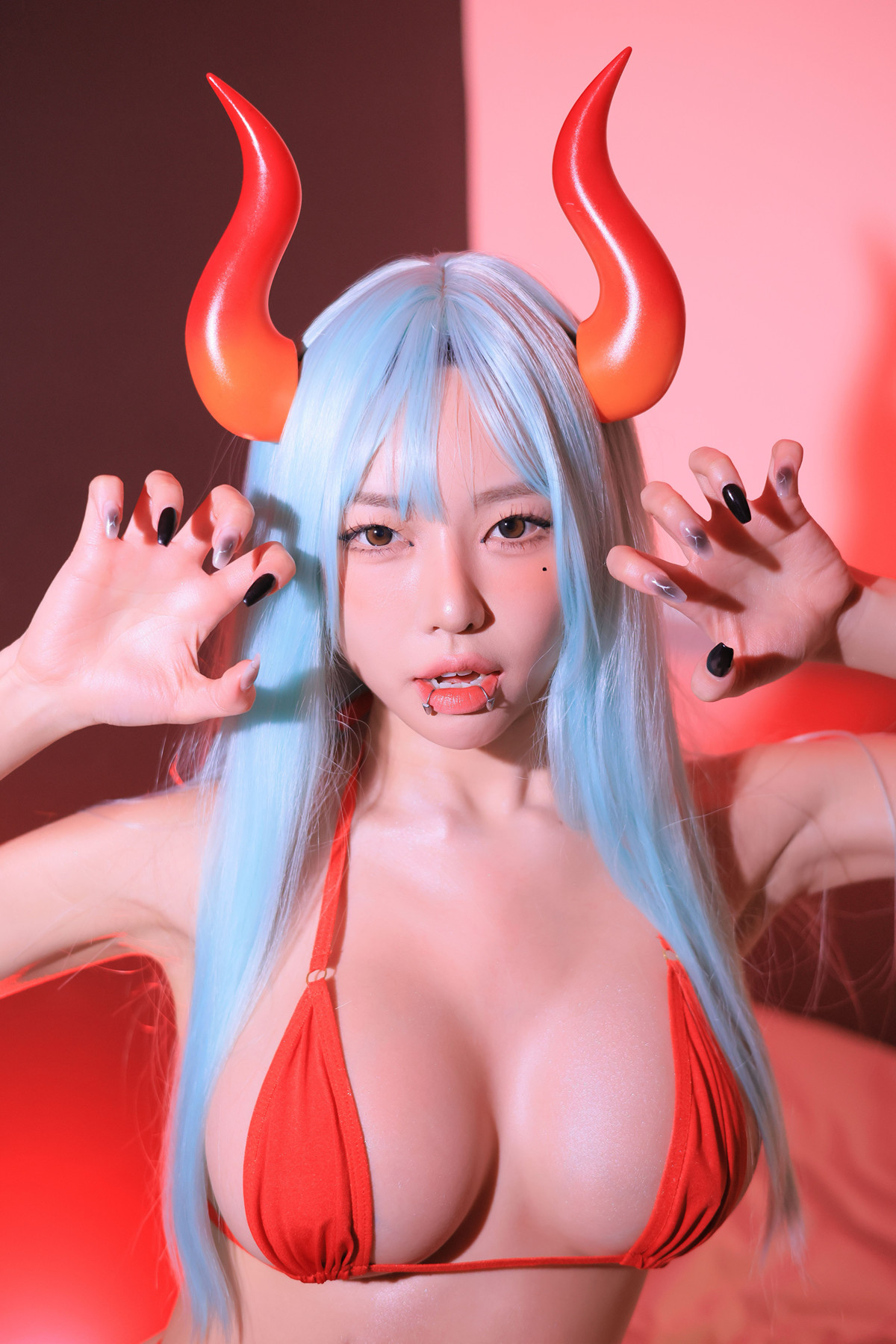 Dongeuran 동그란, PhotoBook 「Red Succubus」 Set.03の写真 36