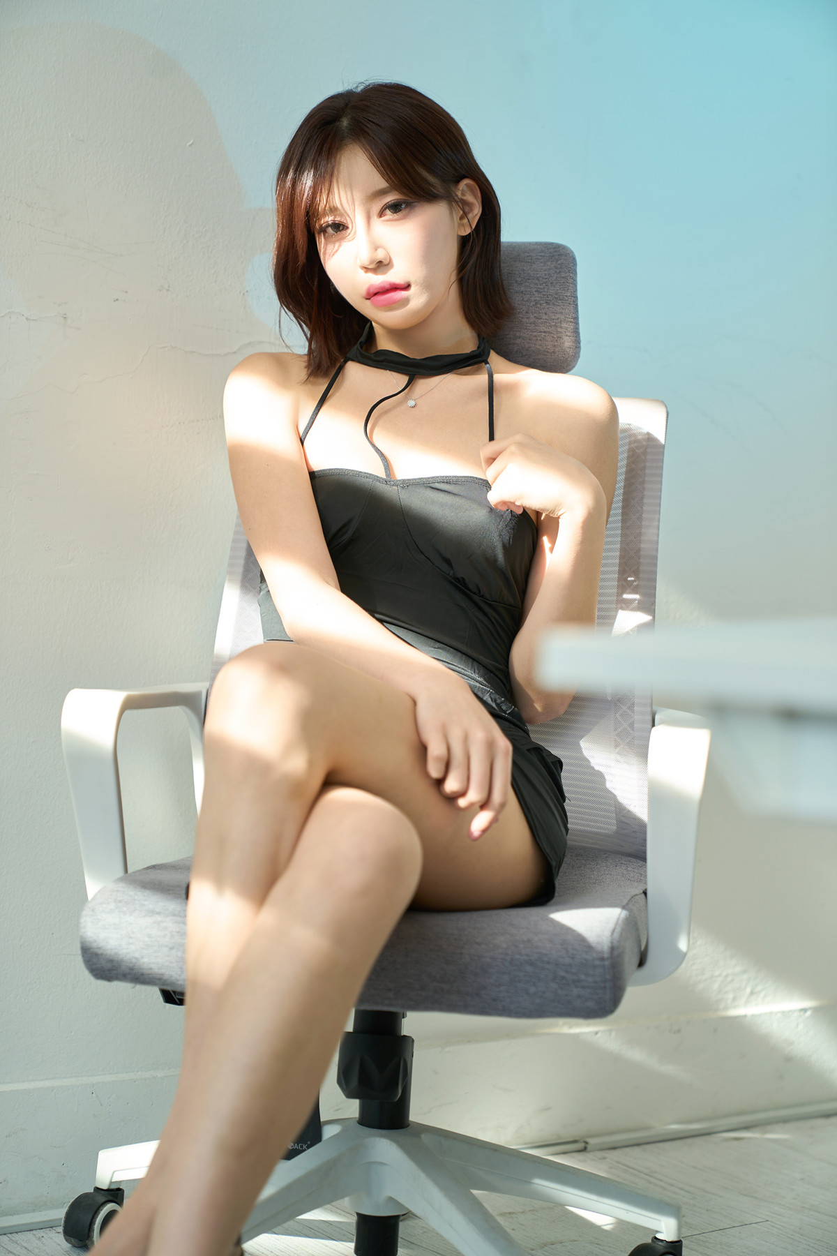 Ju Hee 주희, PhotoBook 「Sneaking in The Office」 Set.01の写真 25