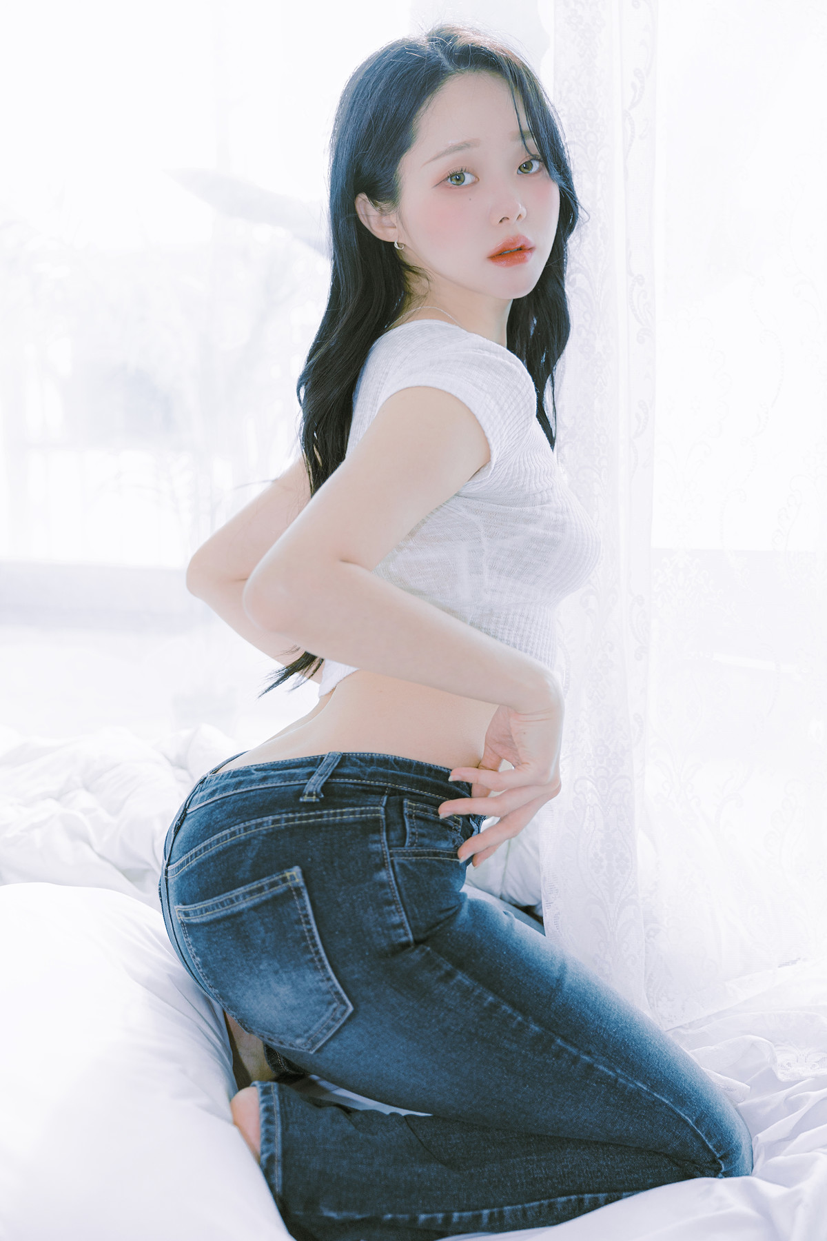 Inah 이나, PhotoBook 「Blooming Day」 Set.01の写真 2