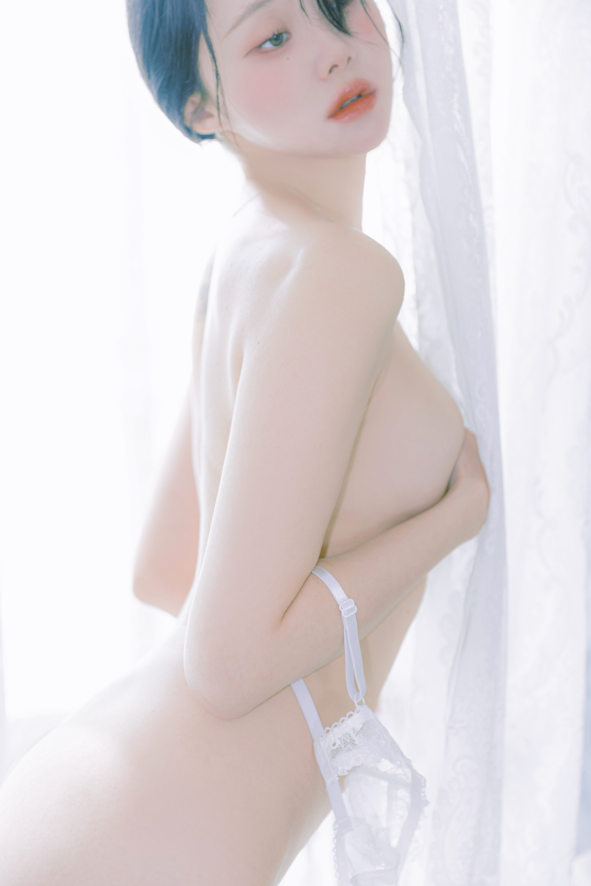 Inah 이나, PhotoBook 「Blooming Day」 Set.02の写真 24
