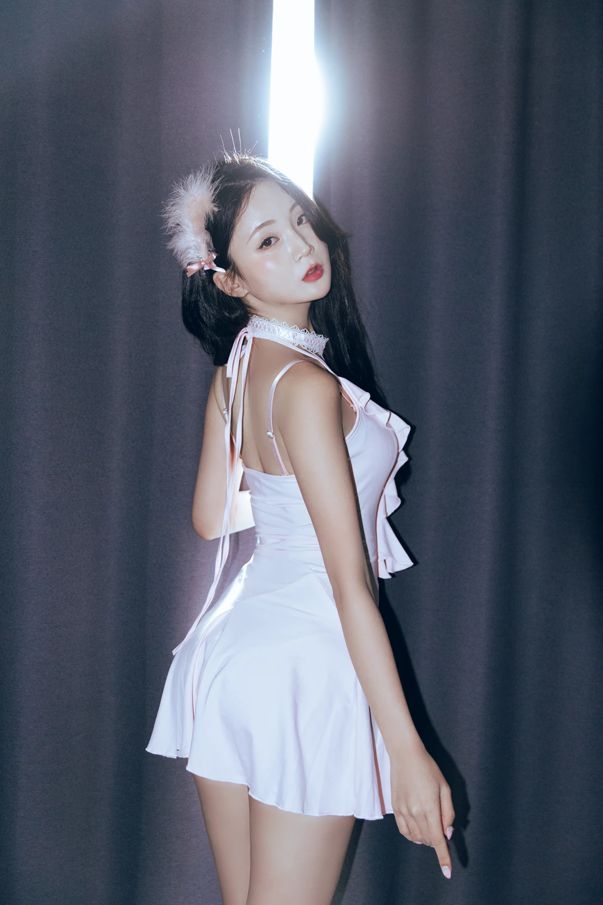Hanseul 한슬, PhotoBook 「Black Swan」 Set.01の写真 2