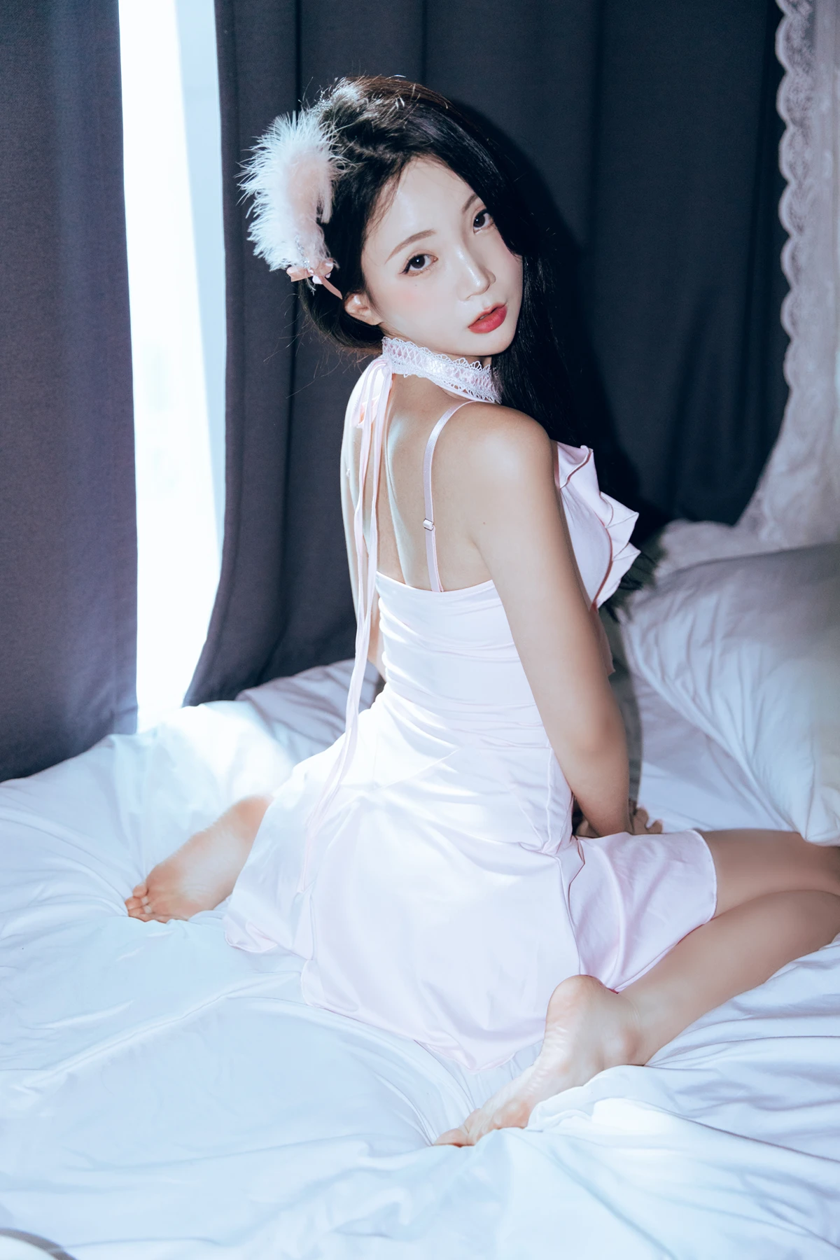 Hanseul 한슬, PhotoBook 「Black Swan」 Set.01の写真 15