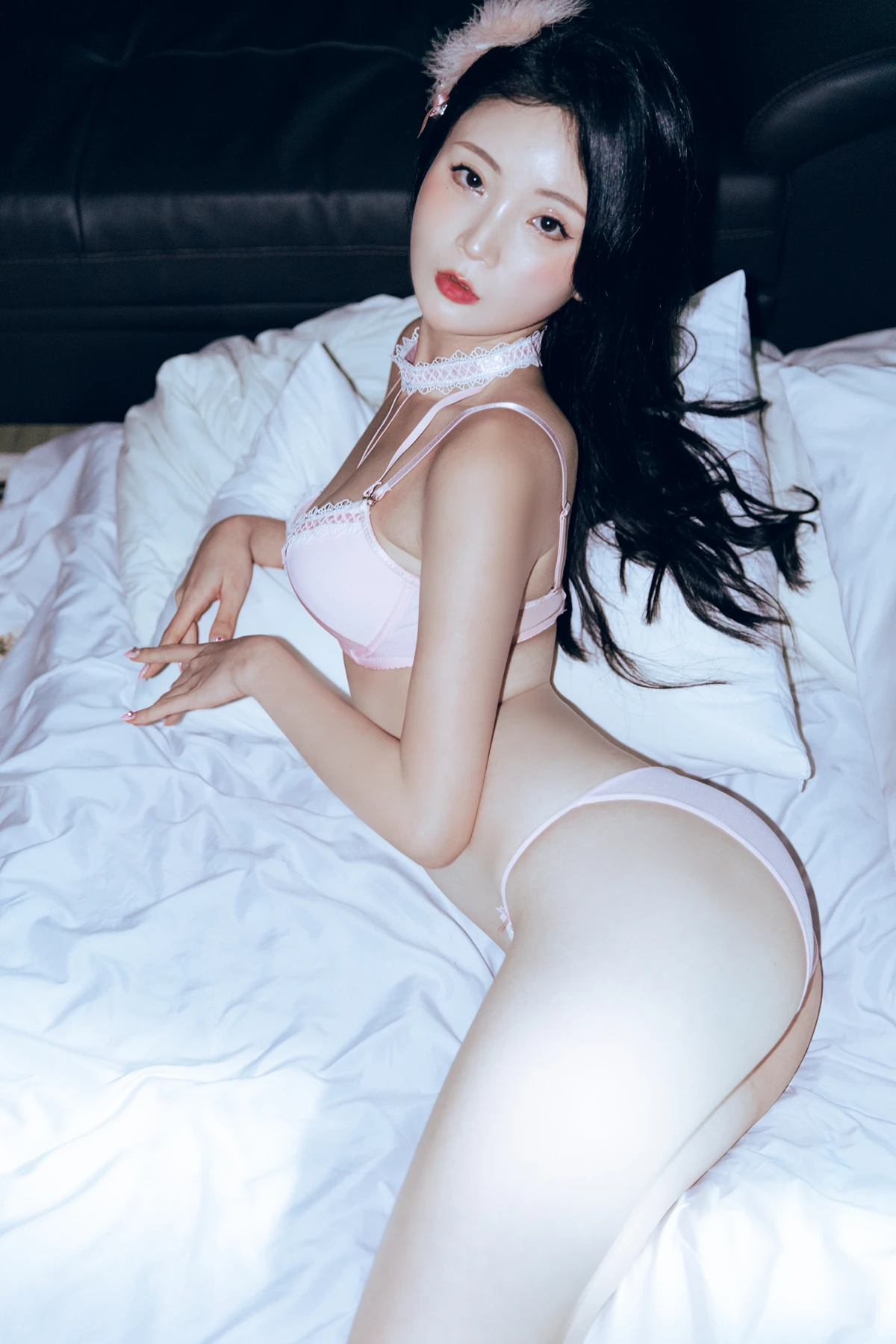 Hanseul 한슬, PhotoBook 「Black Swan」 Set.02の写真 8