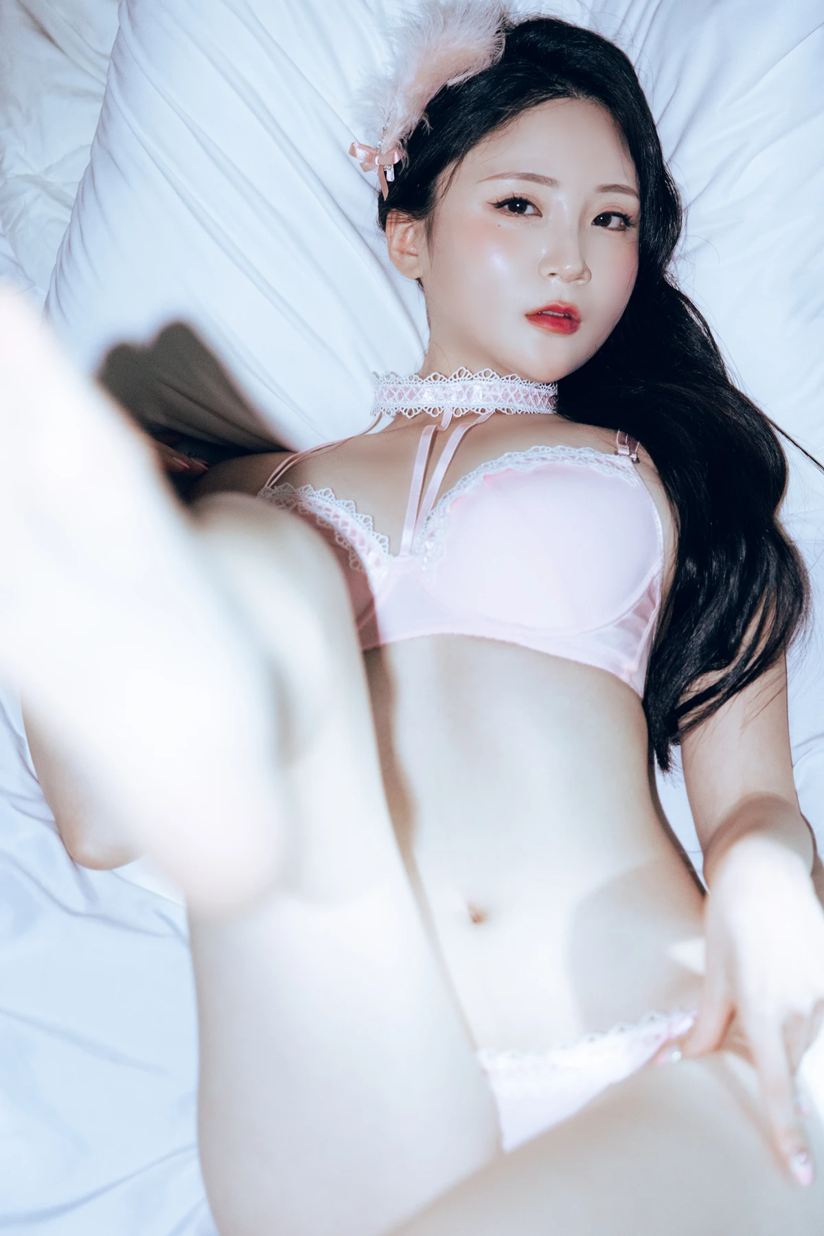 Hanseul 한슬, PhotoBook 「Black Swan」 Set.02の写真 9