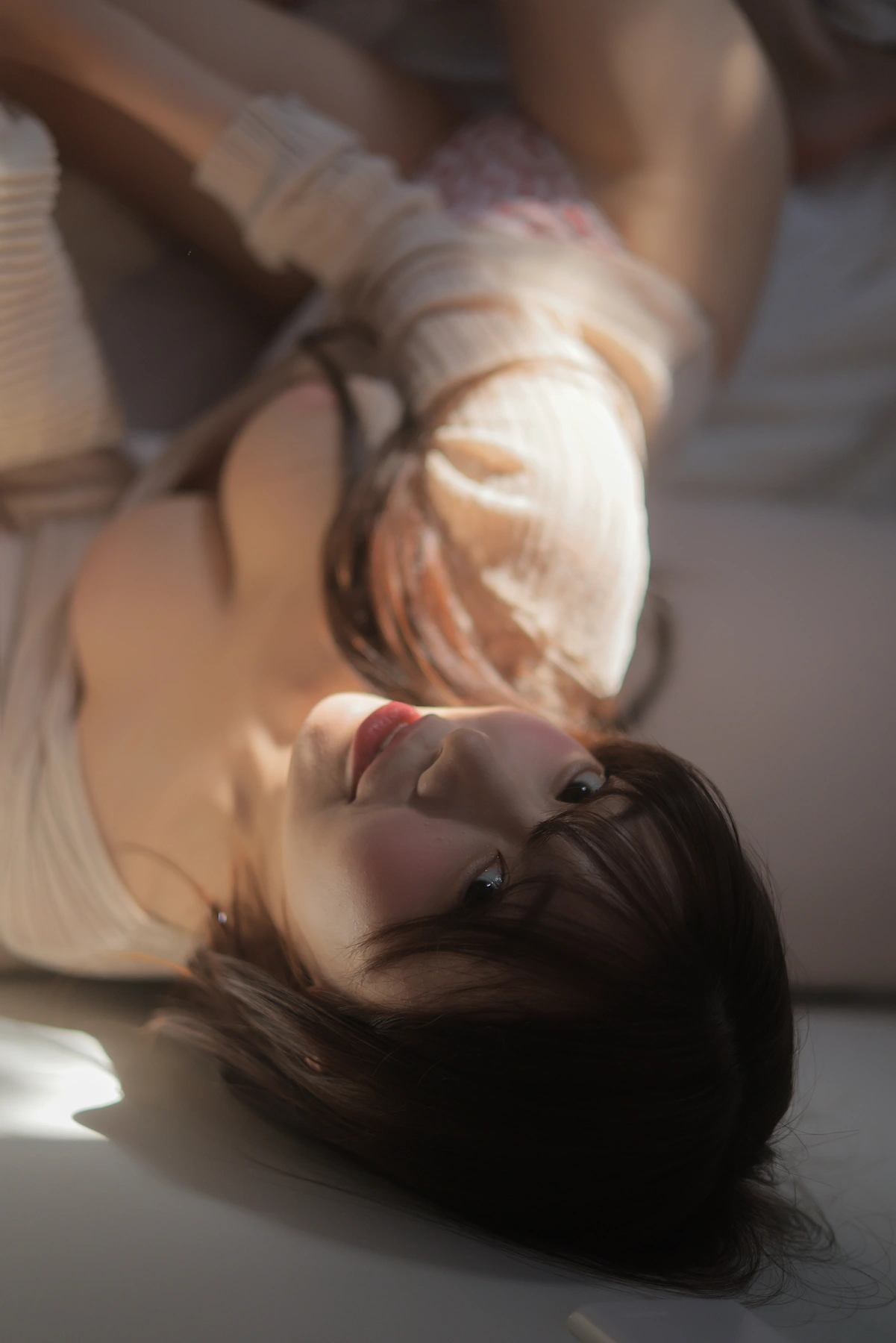 Leeesovely 쏘블리, PhotoBook 「Warm Afternoon Sun」 Set.03の写真 17