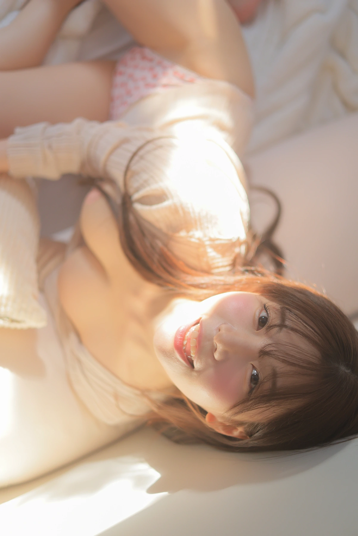 Leeesovely 쏘블리, PhotoBook 「Warm Afternoon Sun」 Set.03の写真 20