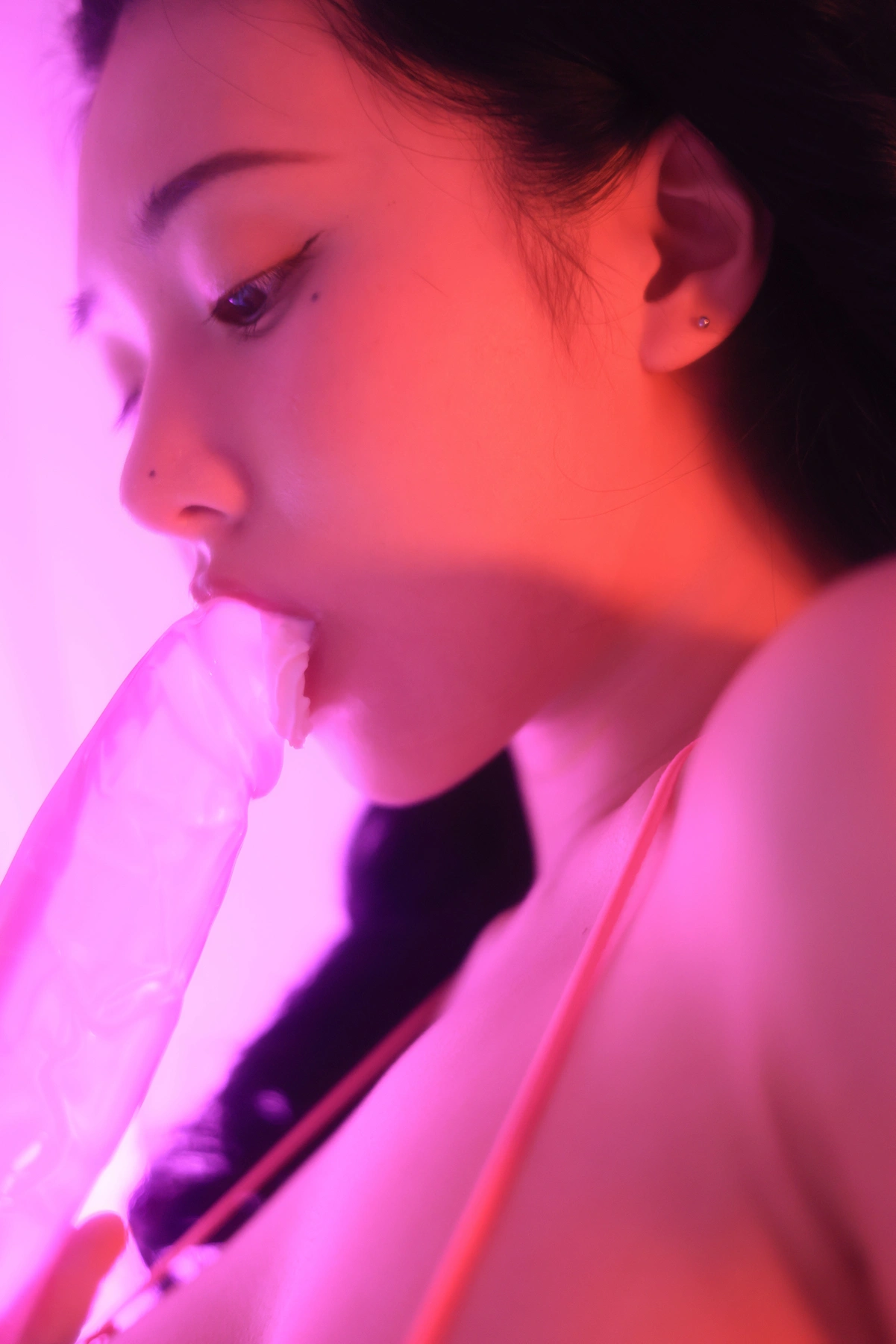 Yeon Woo 연우, Photobook 「TOY」 Set.01の写真 15