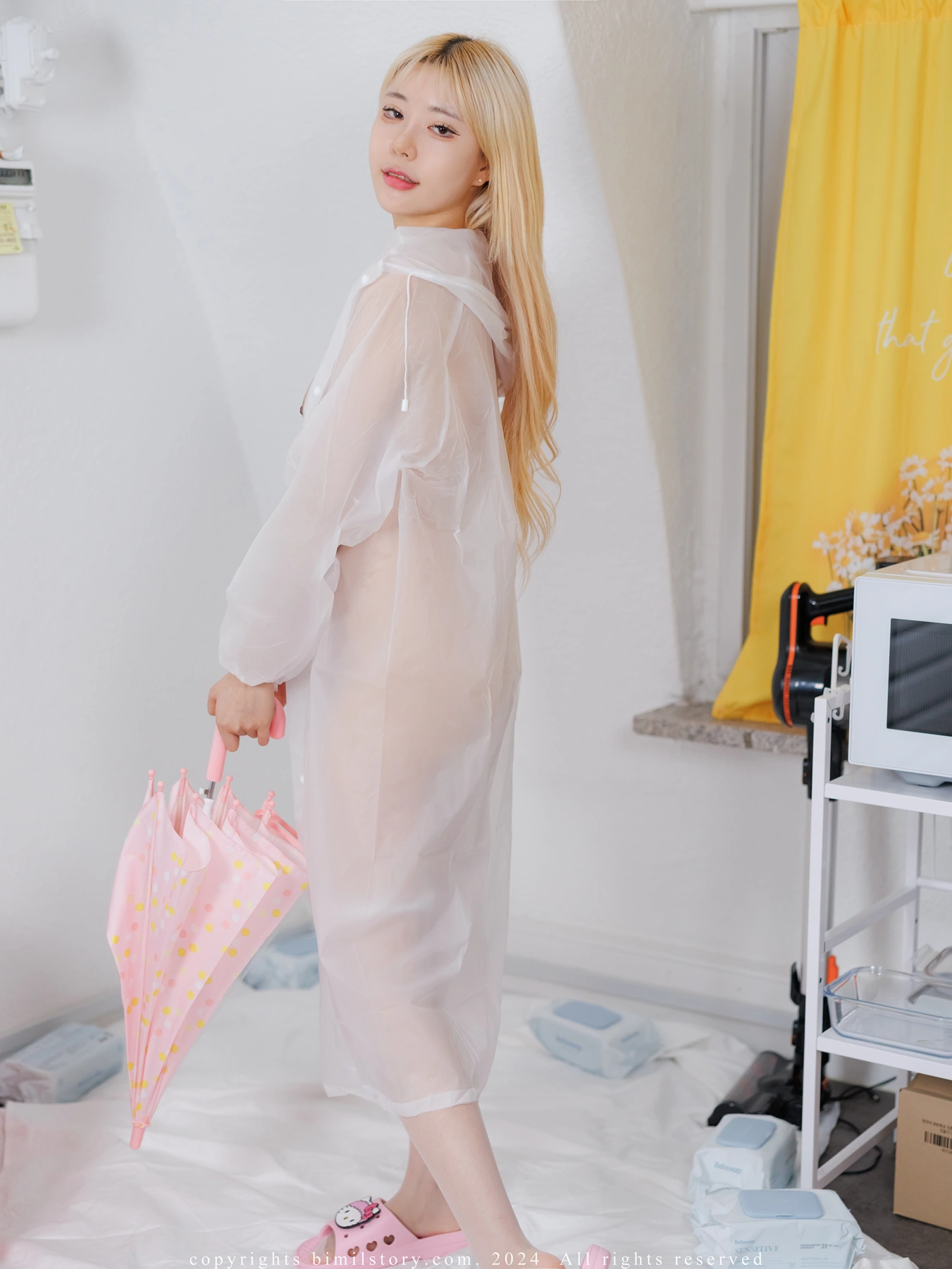 Min Harin 민하린, Bimilstory 「Raincoat Girl」 Set.01の写真 2