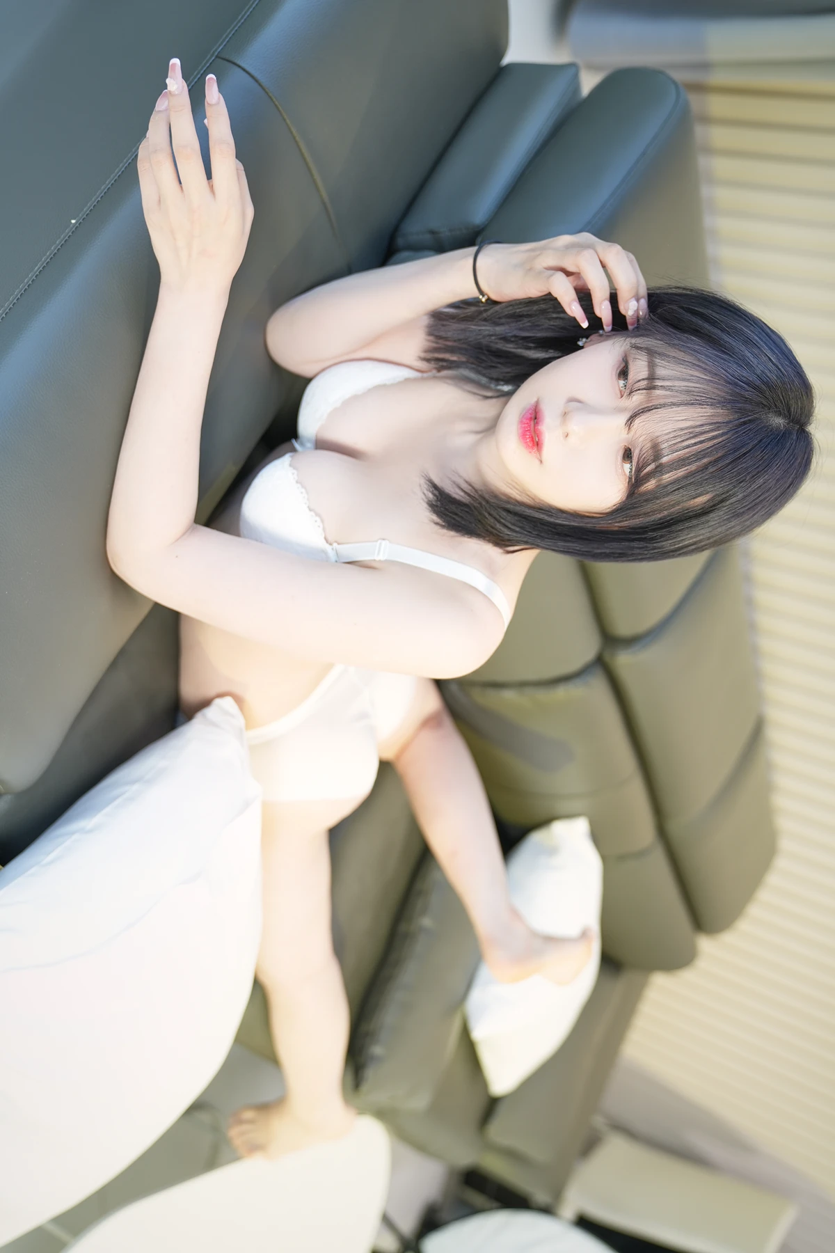 YeEun 예은, Photobook 「Pulvilla」の写真 36
