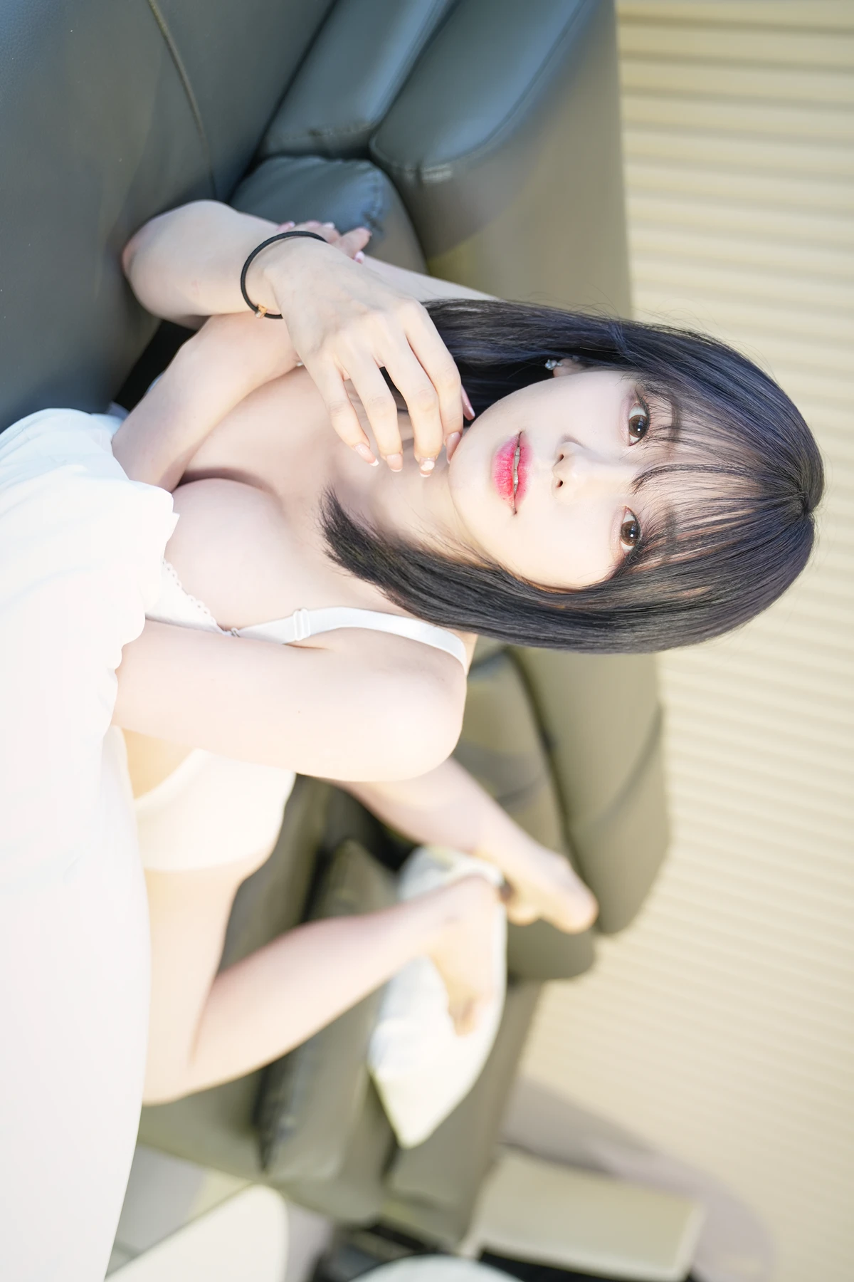 YeEun 예은, Photobook 「Pulvilla」の写真 39