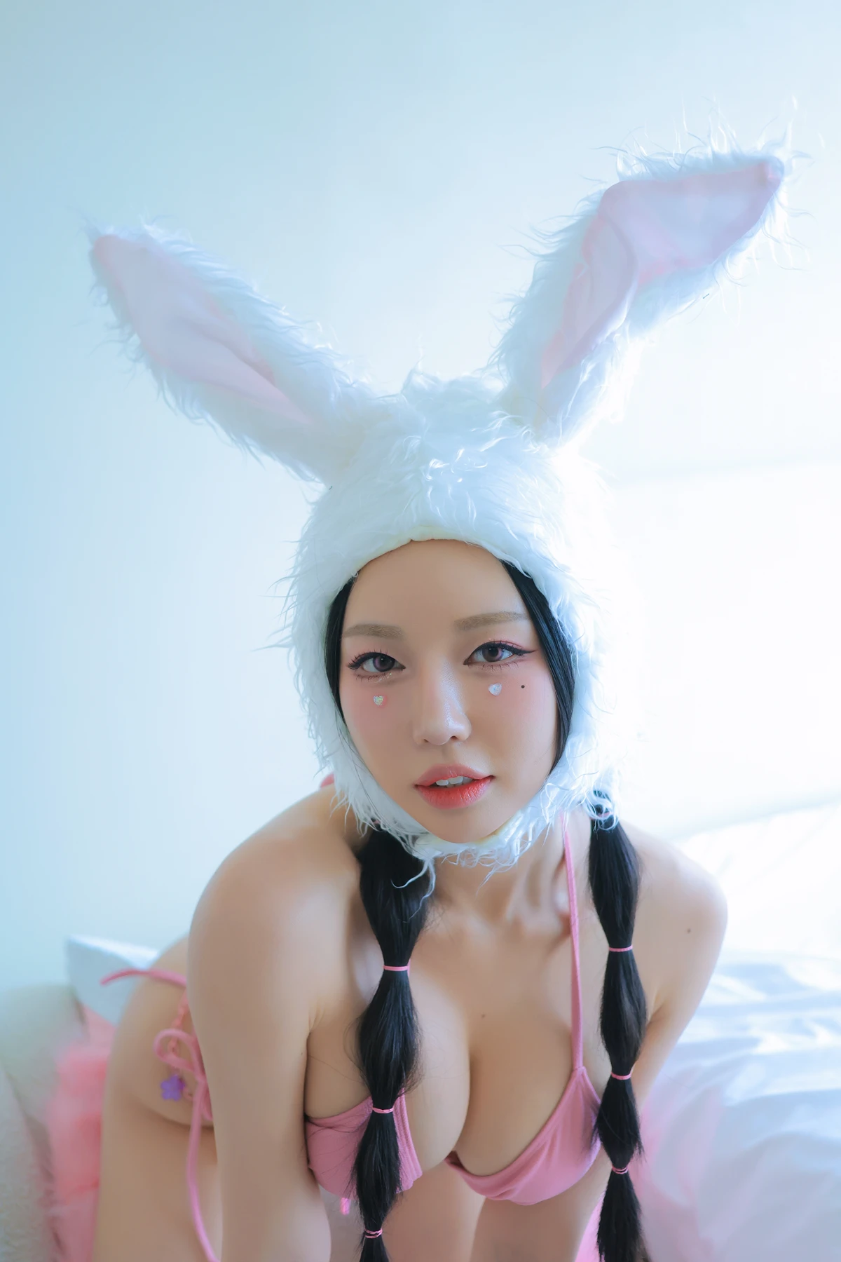 Dongeuran 동그란, PhotoBook 「Naked Bunny」 Set.01の写真 8