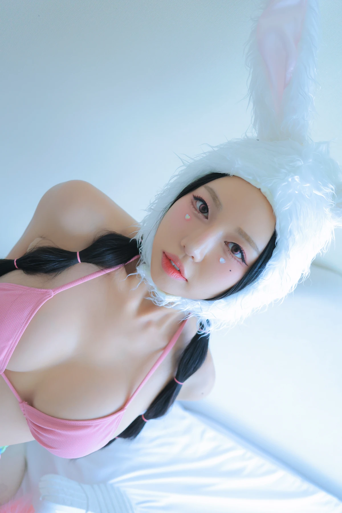 Dongeuran 동그란, PhotoBook 「Naked Bunny」 Set.01の写真 11