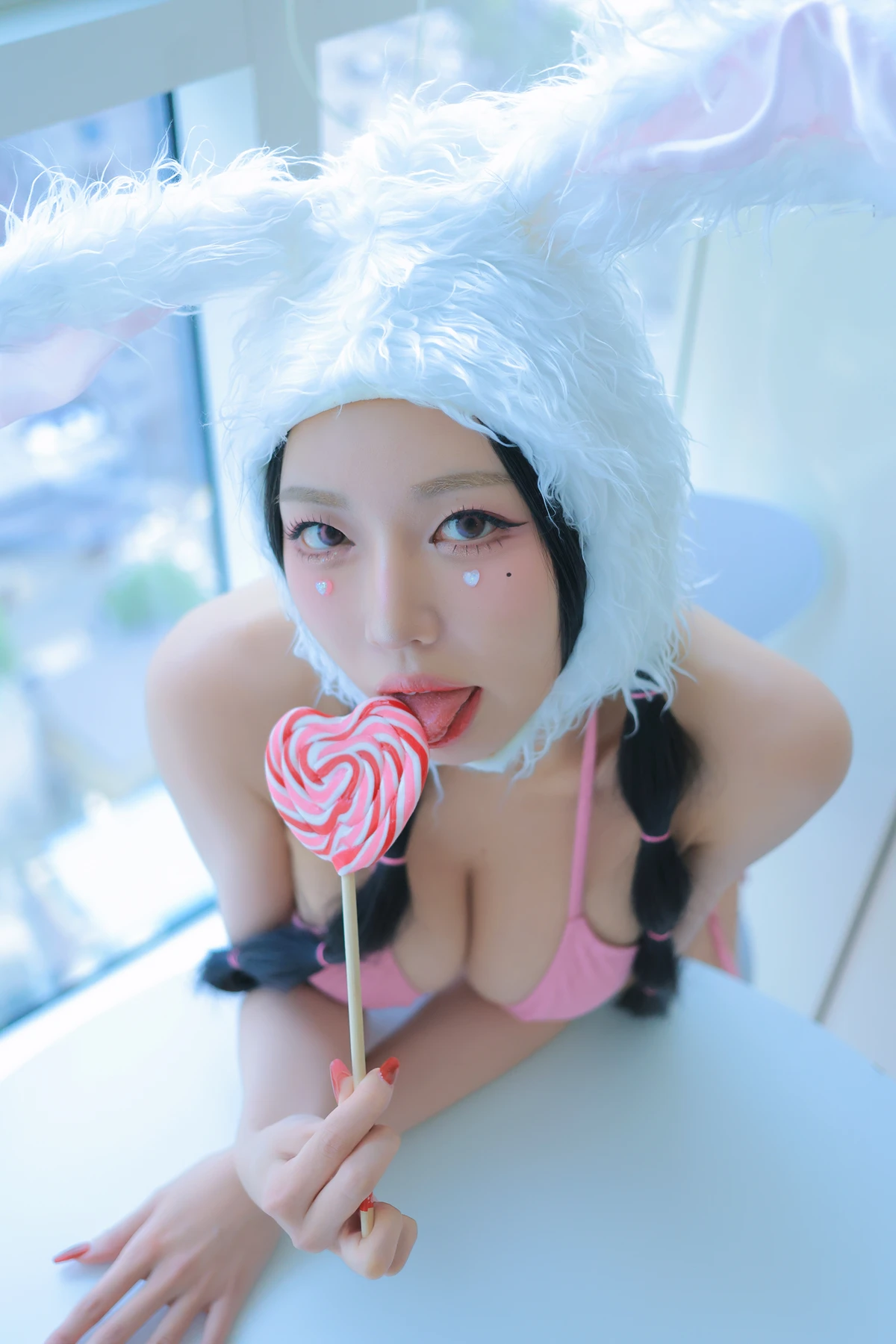 Dongeuran 동그란, PhotoBook 「Naked Bunny」 Set.02の写真 16