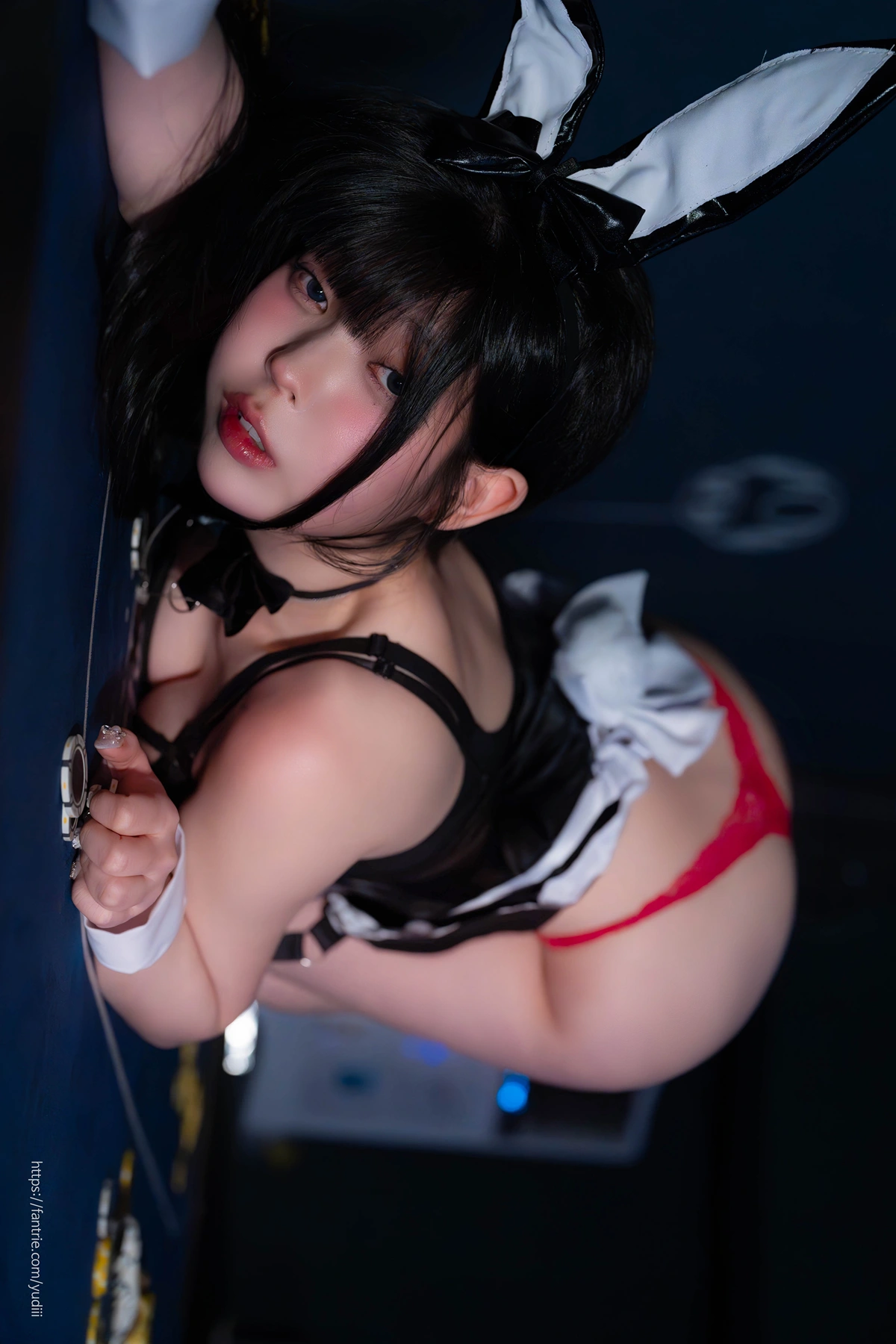 Yudi 유디, PhotoBook 「Black Rabbit」の写真 5