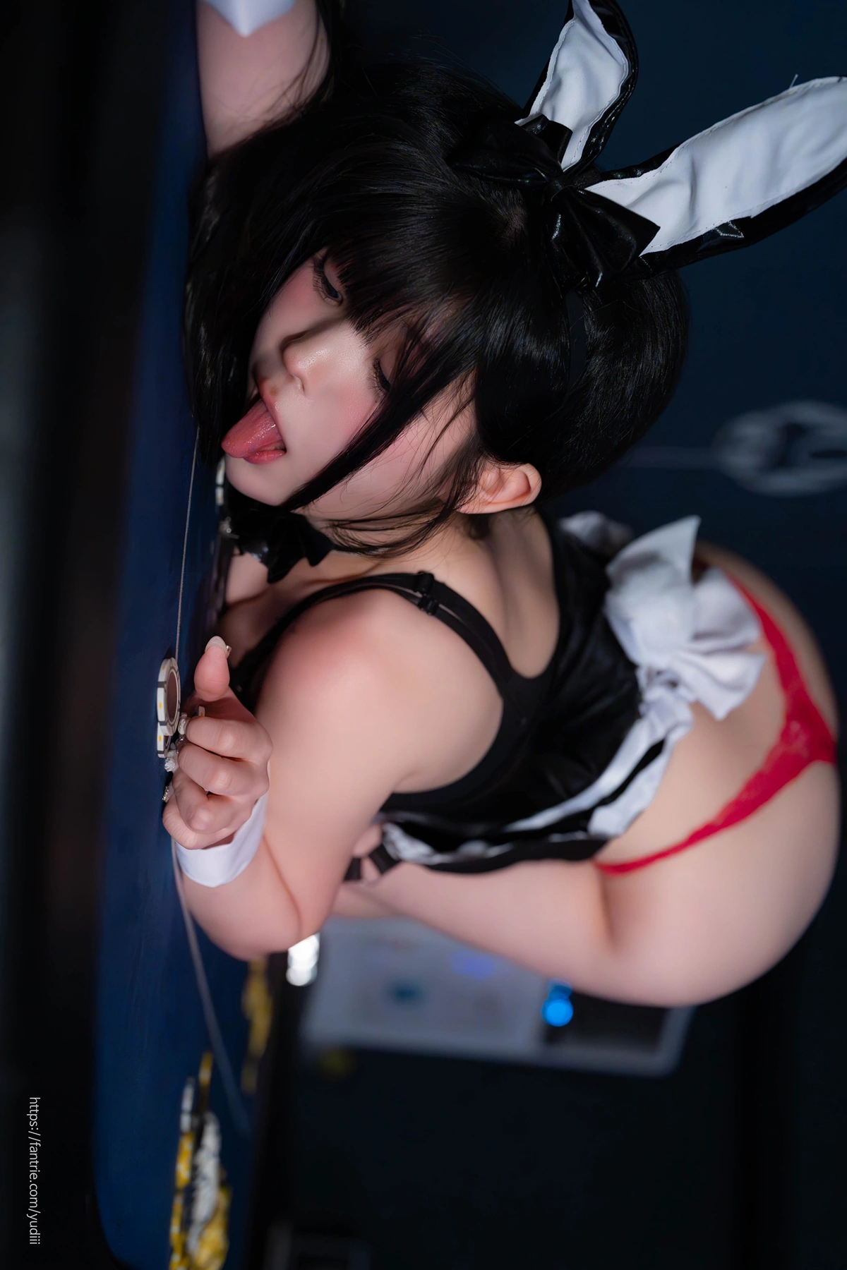 Yudi 유디, PhotoBook 「Black Rabbit」の写真 6