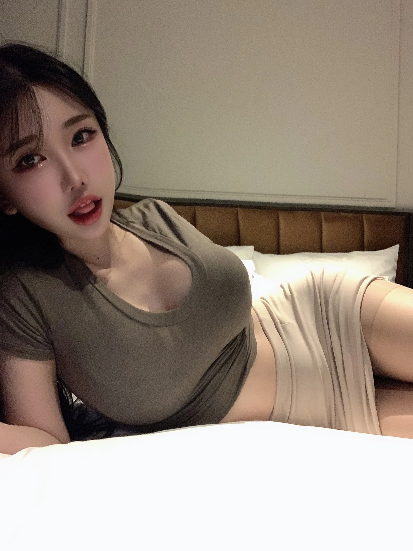 Yunjin 챌이, Moon Night Snap Photobook 「Your Yunjin」の写真 16
