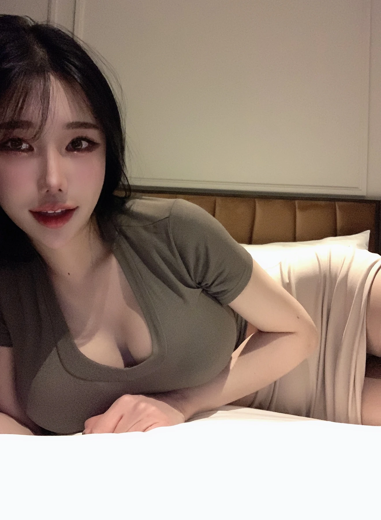 Yunjin 챌이, Moon Night Snap Photobook 「Your Yunjin」の写真 17