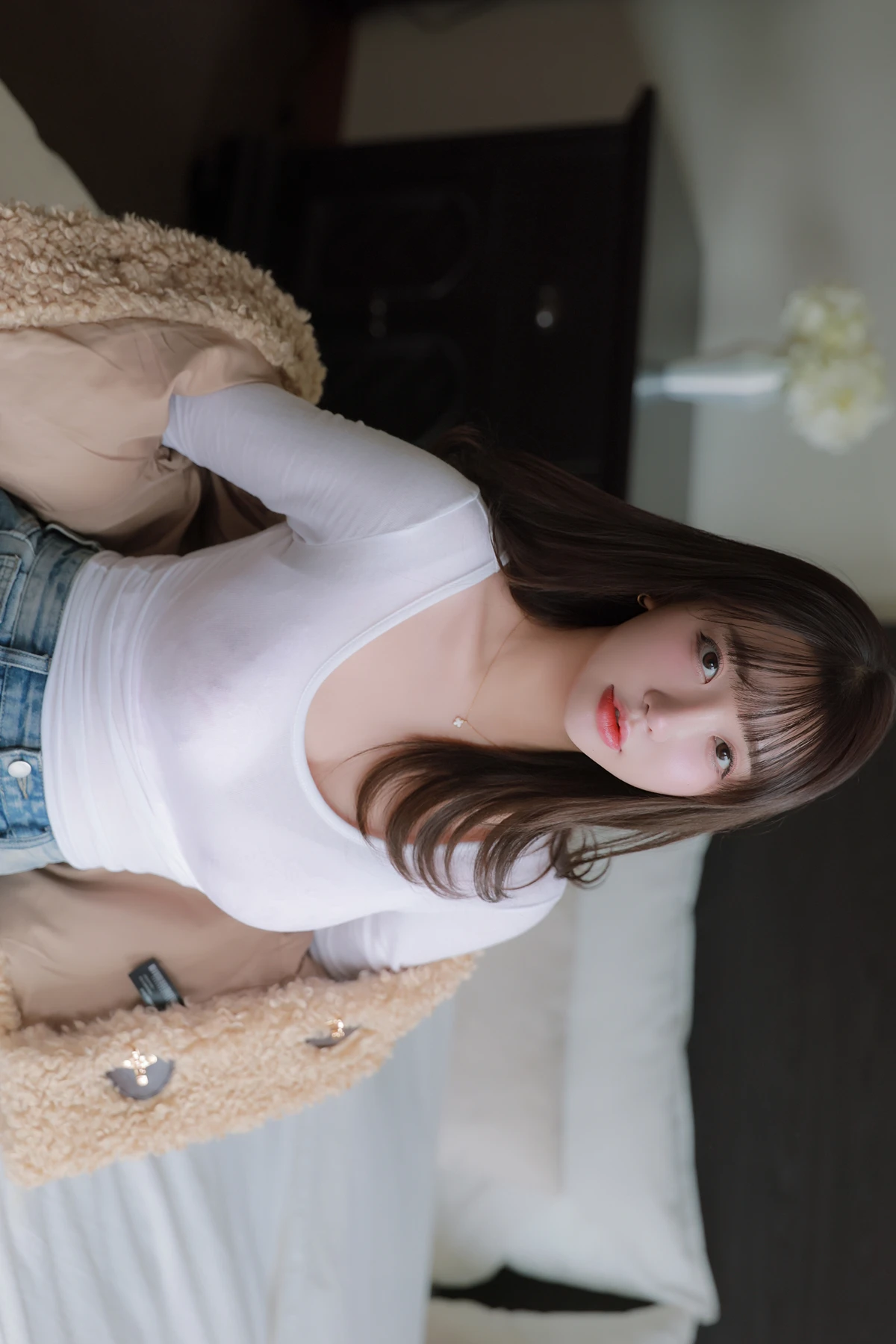 Son Yeeun 손예은, Photobook 「2025 X-Mas Offline」 Set.01の写真 14