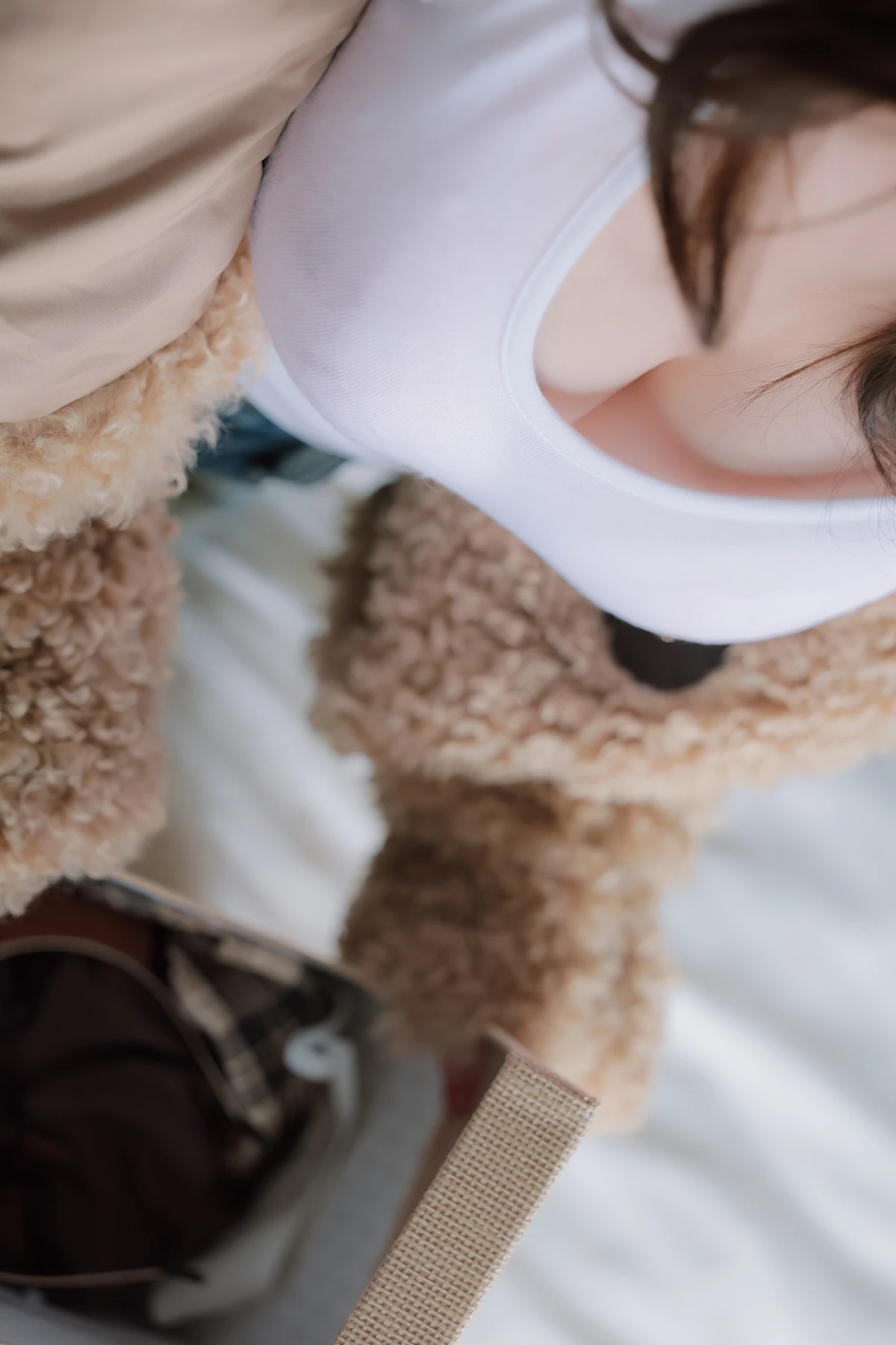 Son Yeeun 손예은, Photobook 「2025 X-Mas Offline」 Set.01の写真 18