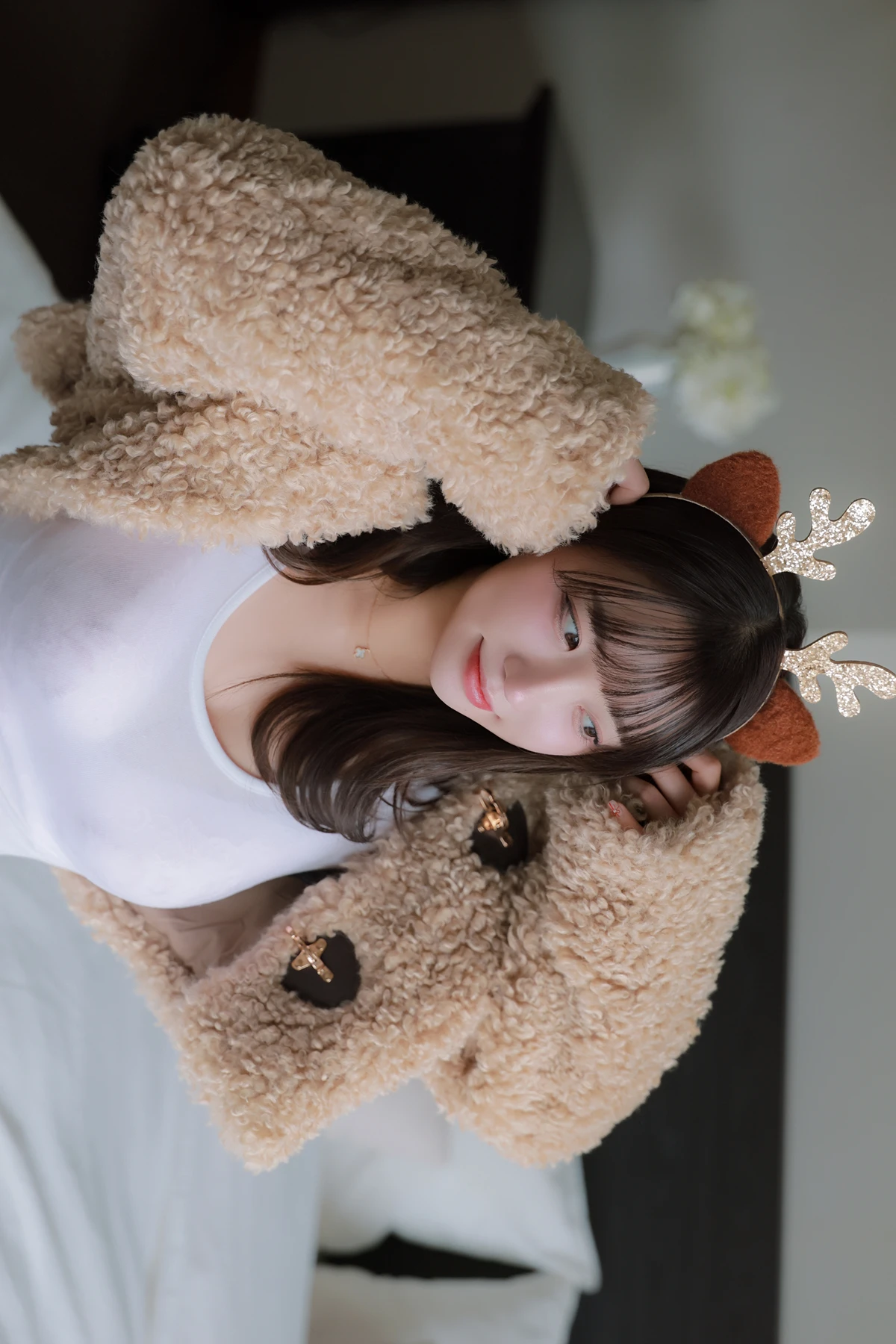 Son Yeeun 손예은, Photobook 「2025 X-Mas Offline」 Set.01の写真 19