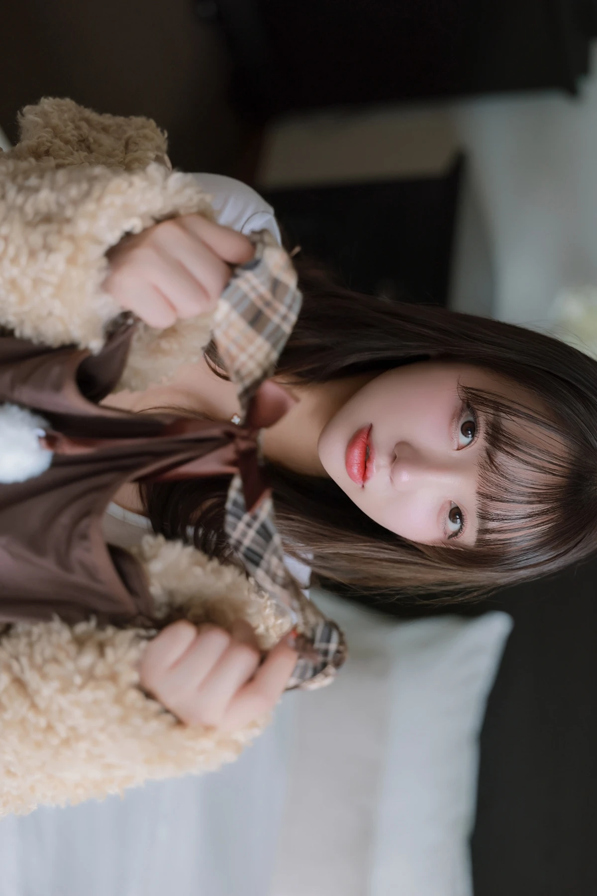 Son Yeeun 손예은, Photobook 「2025 X-Mas Offline」 Set.01の写真 21