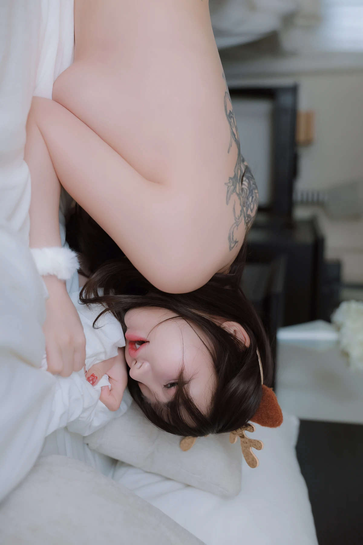 Son Yeeun 손예은, Photobook 「2025 X-Mas Offline」 Set.03の写真 31