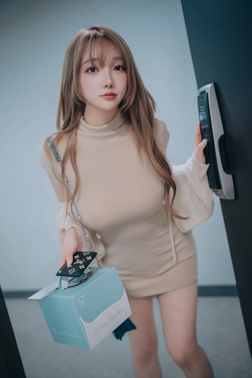 Son Yeeun 손예은, DJAWA 「Happy Solo Birthday」 Set.01の写真 43