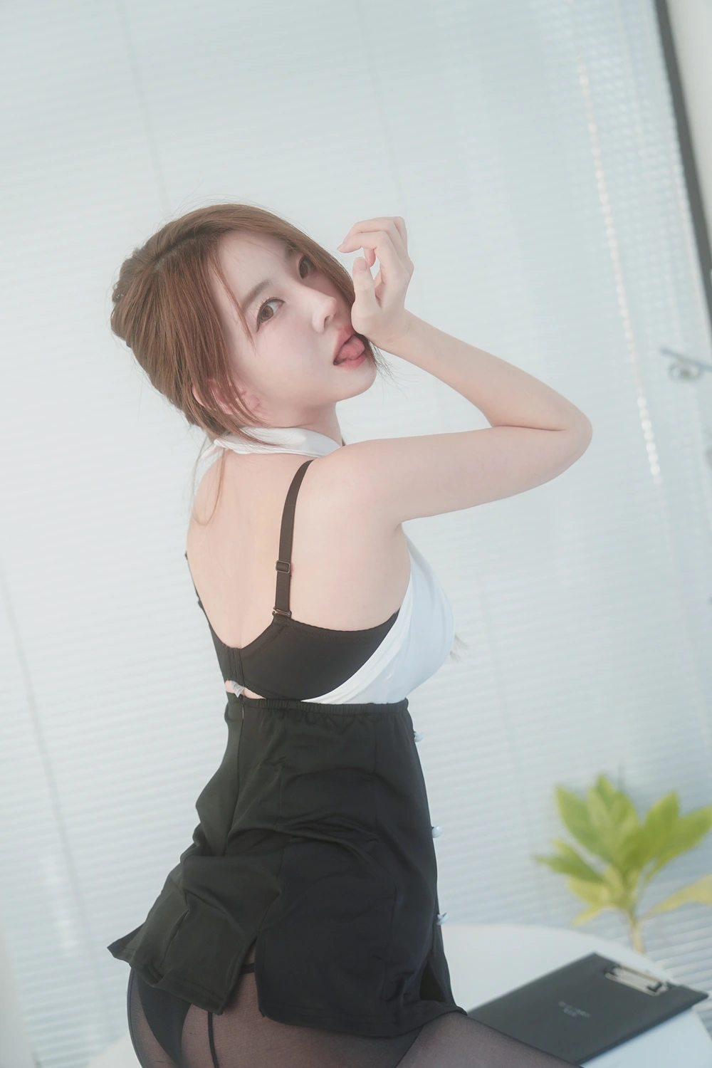 Dohee 도희, Photobook 「Sexy Office」 Set.02の写真 22