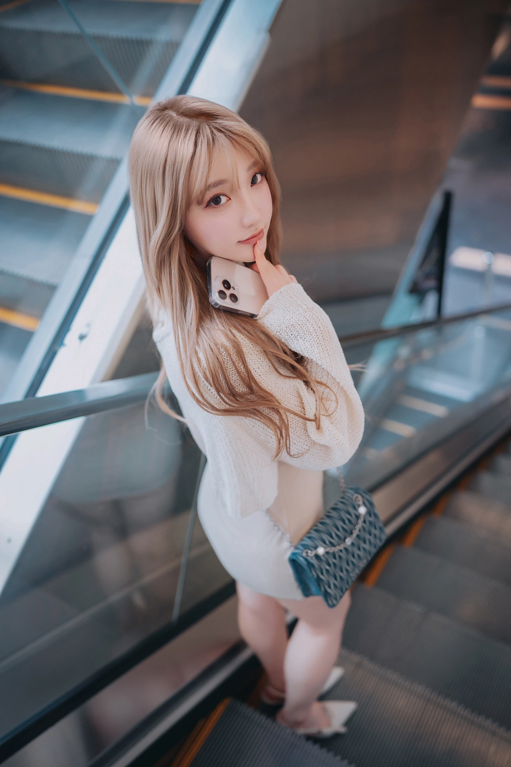 Son Yeeun 손예은, DJAWA 「Happy Solo Birthday」 Set.02の写真 2