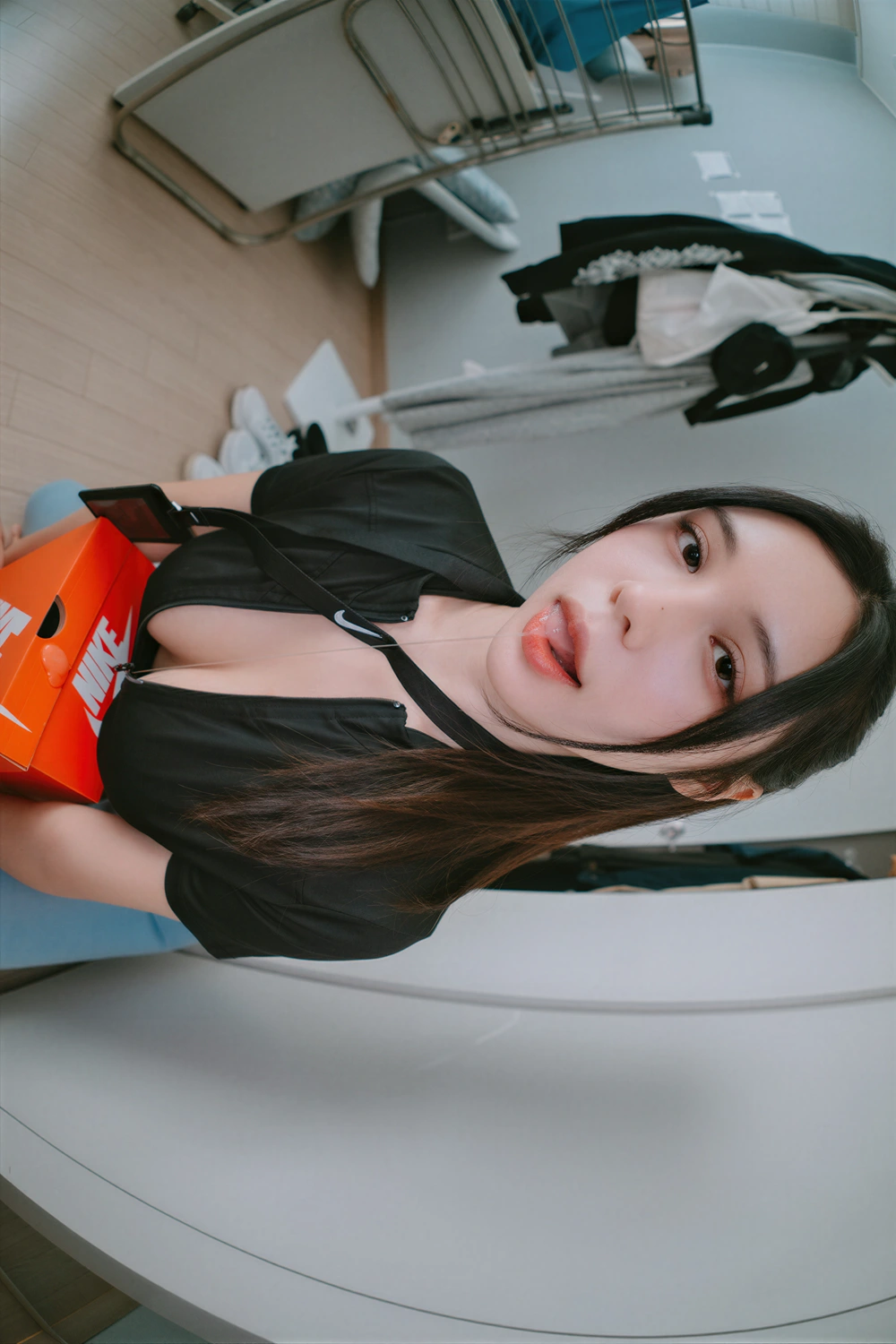 Seoahn 서안 – DJAWA 「What’s Your Size」の写真 2